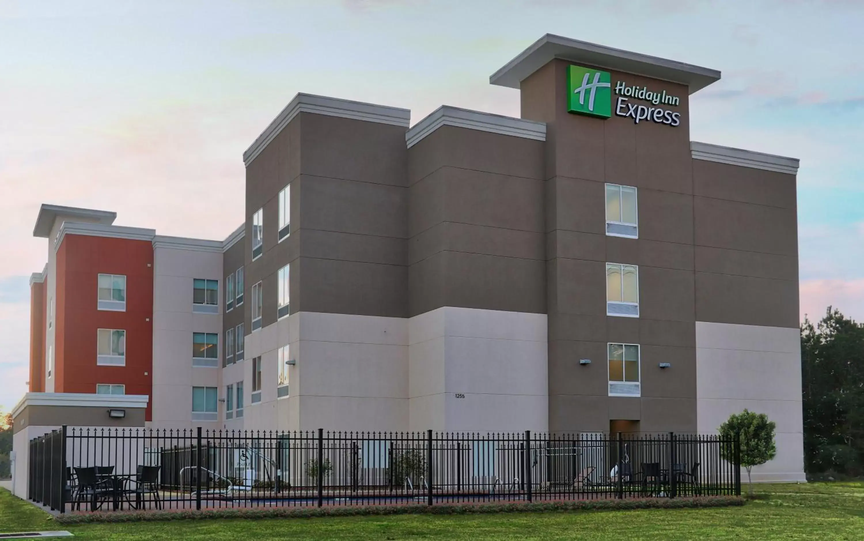 Property Building in Holiday Inn Express Slidell, an IHG Hotel