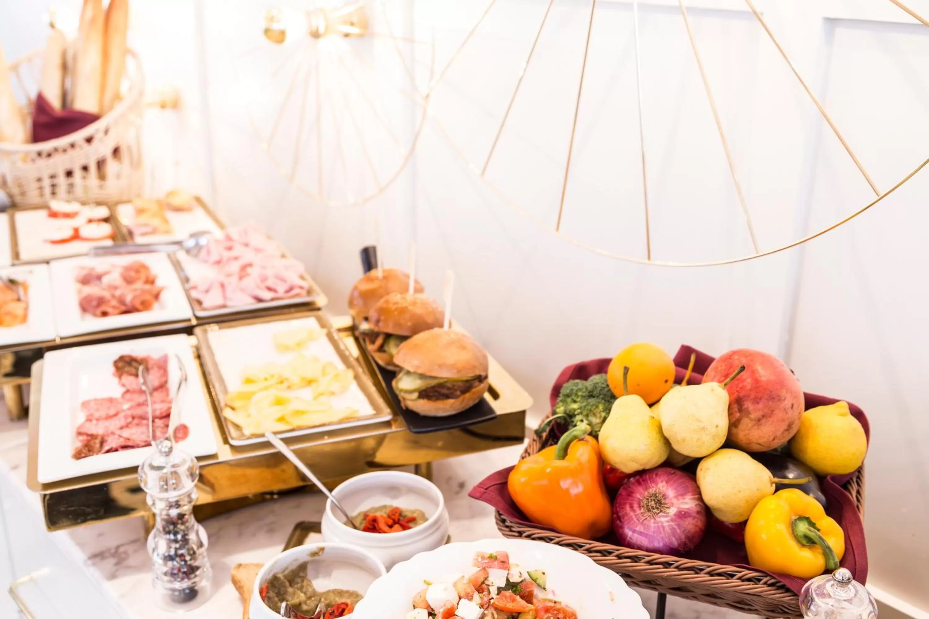 Breakfast in Hotel Cismigiu