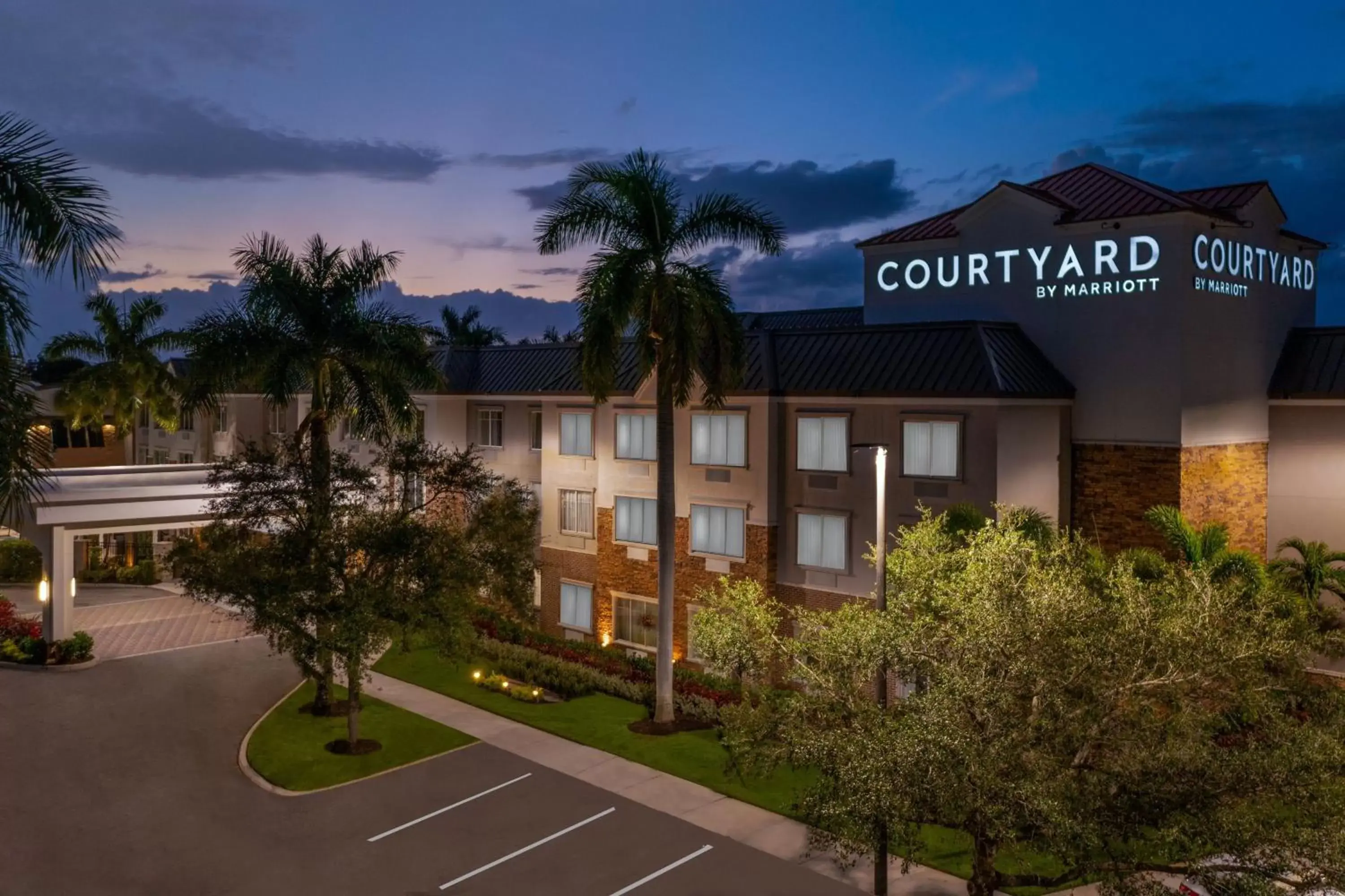 Property Building in Courtyard by Marriott Sarasota at University Town Center