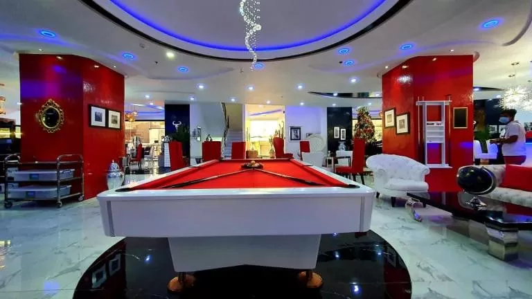 Billiard in Kandi Palace