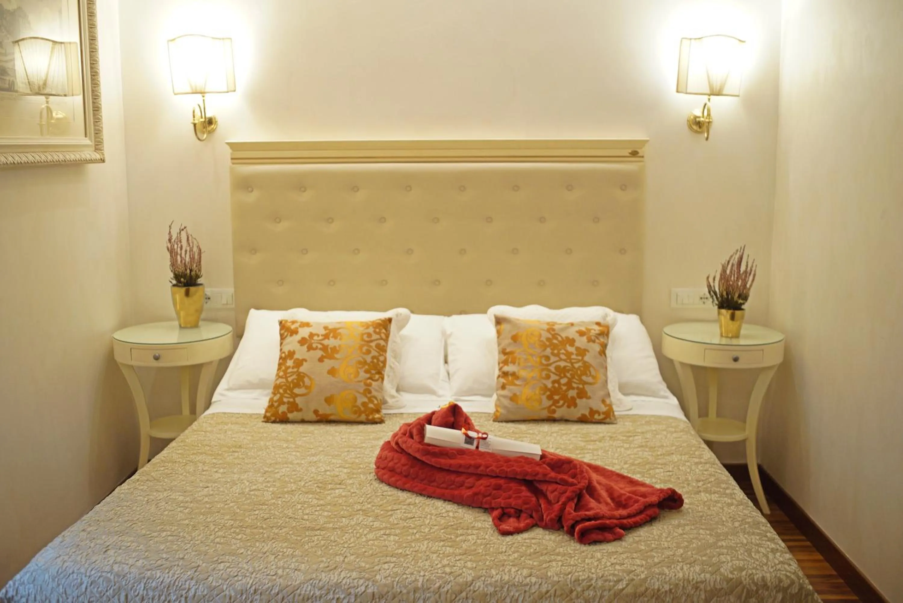 Photo of the whole room, Bed in Locanda Navona