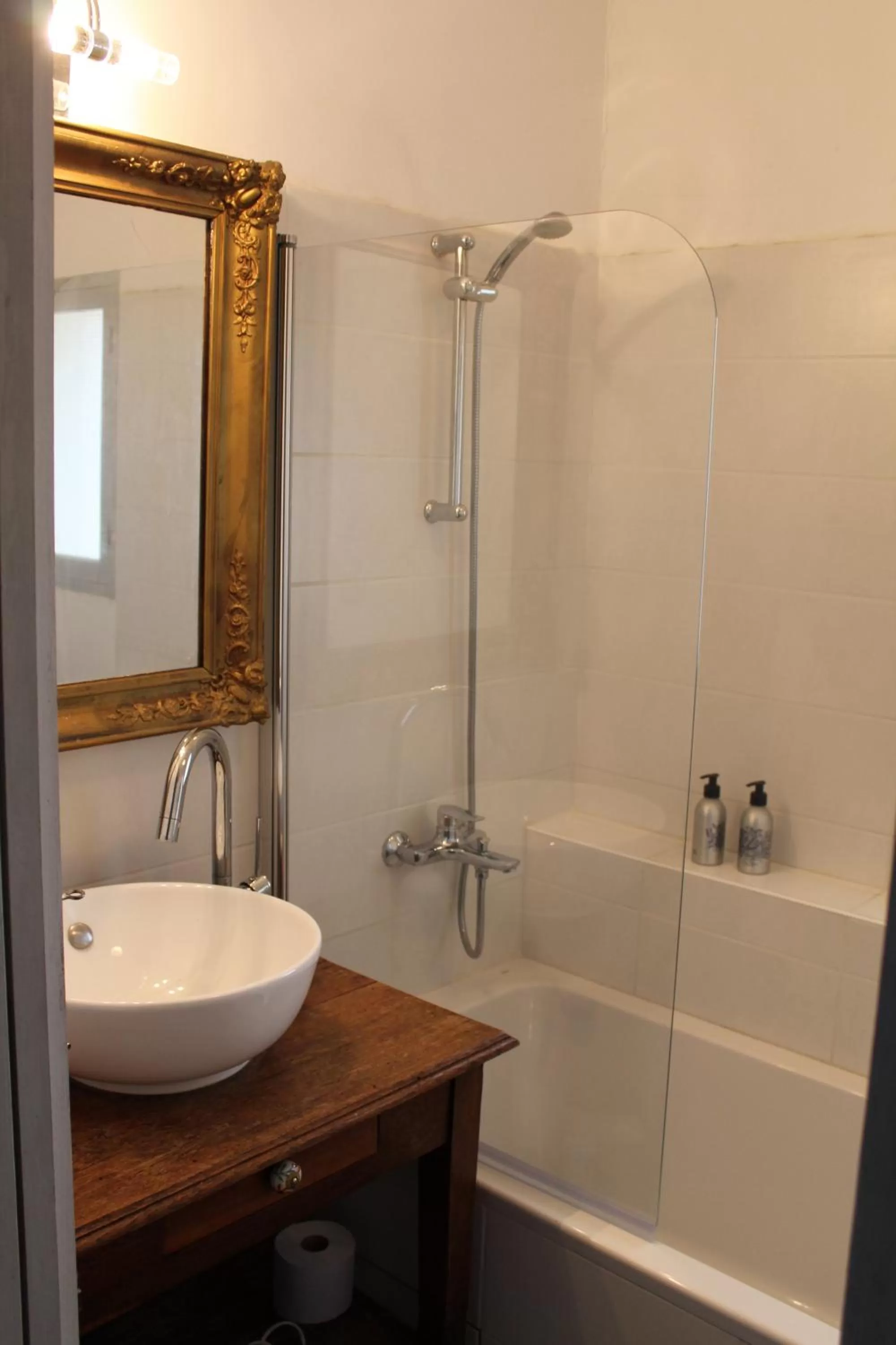 Bathroom in Les 2 Drôles d'Oiseaux