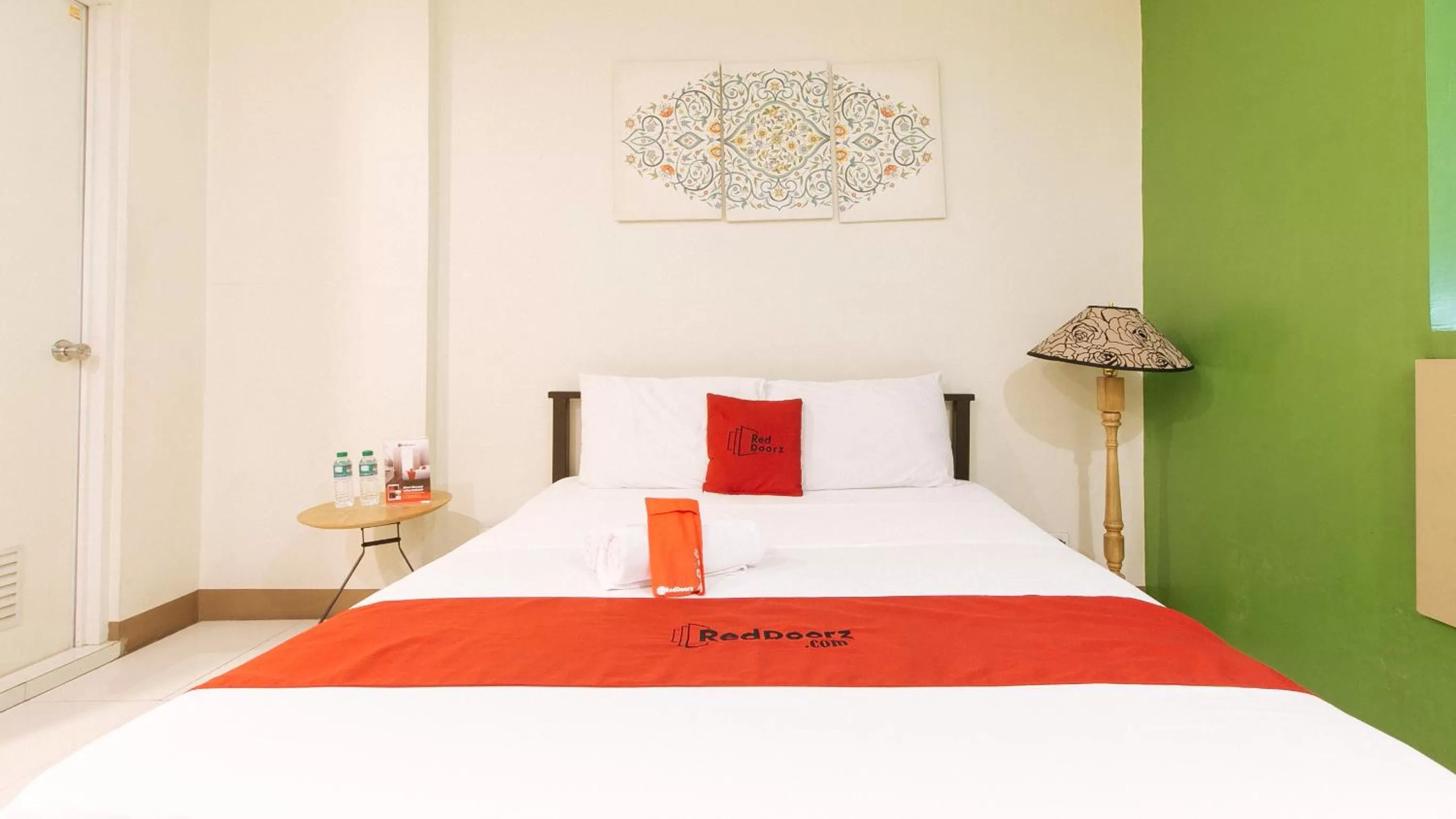 Photo of the whole room, Bed in RedDoorz Plus at Kamuning Quezon City