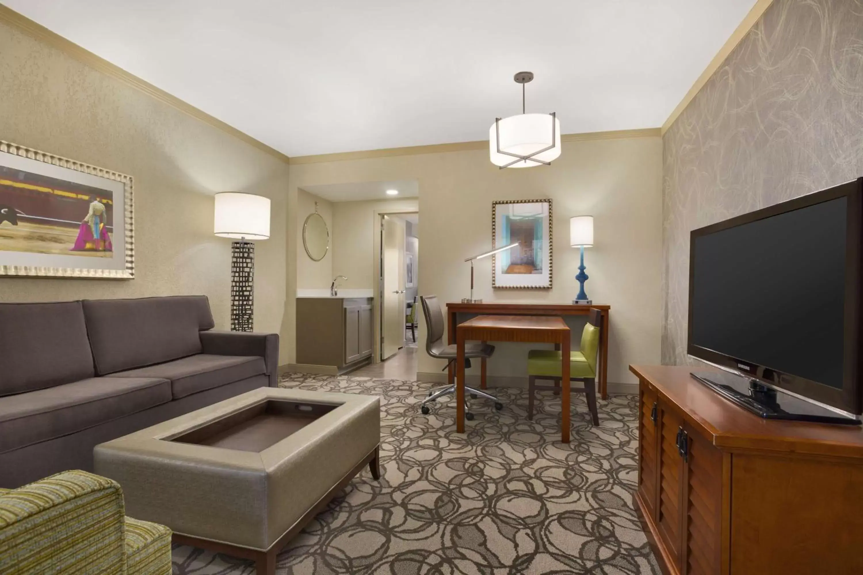 Bedroom, Seating Area in Embassy Suites San Antonio Airport