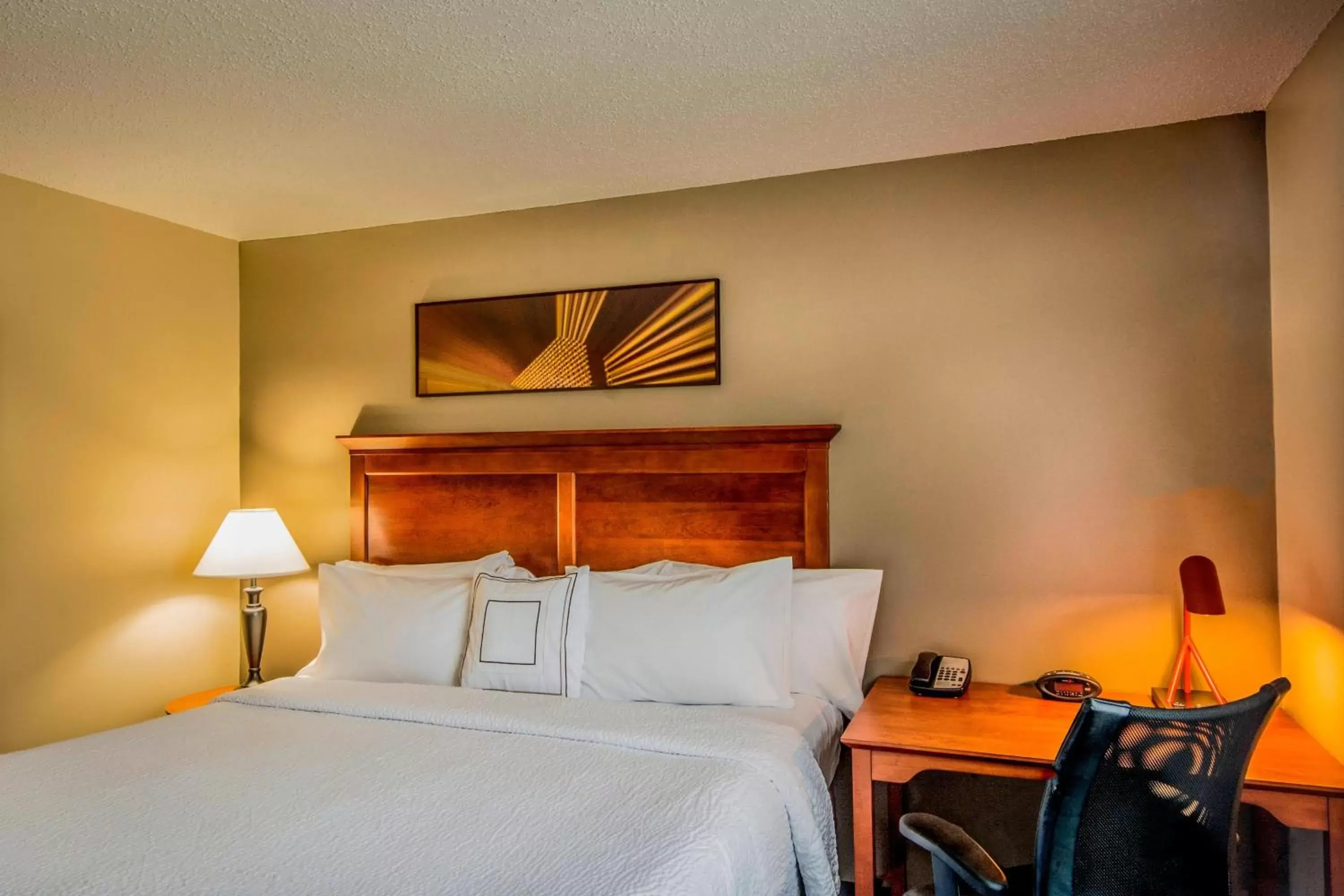 Bedroom, Bed in TownePlace Suites by Marriott Baltimore BWI Airport