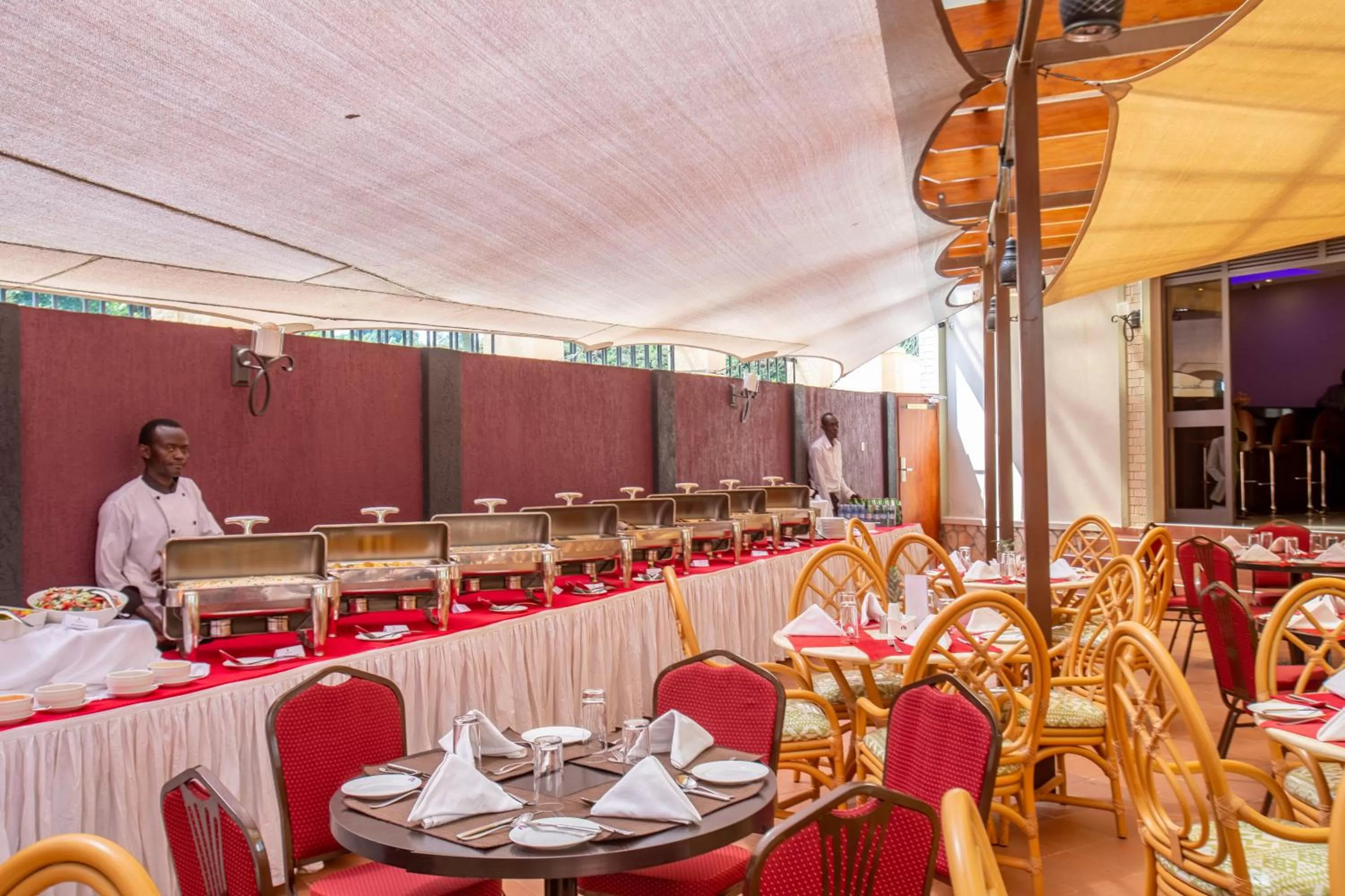 Restaurant/places to eat in Nyaika Hotel