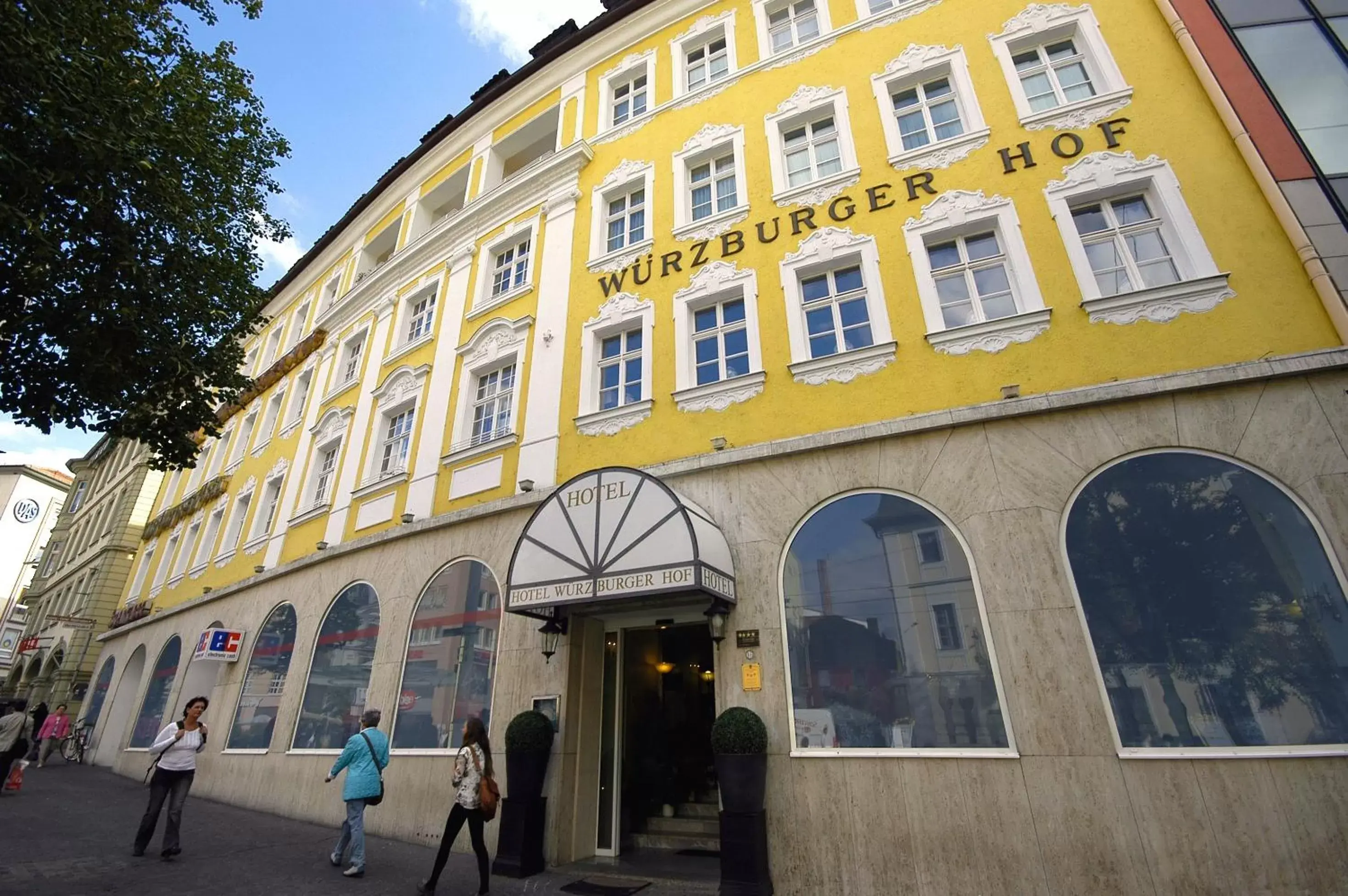 Property Building in Hotel Würzburger Hof ****