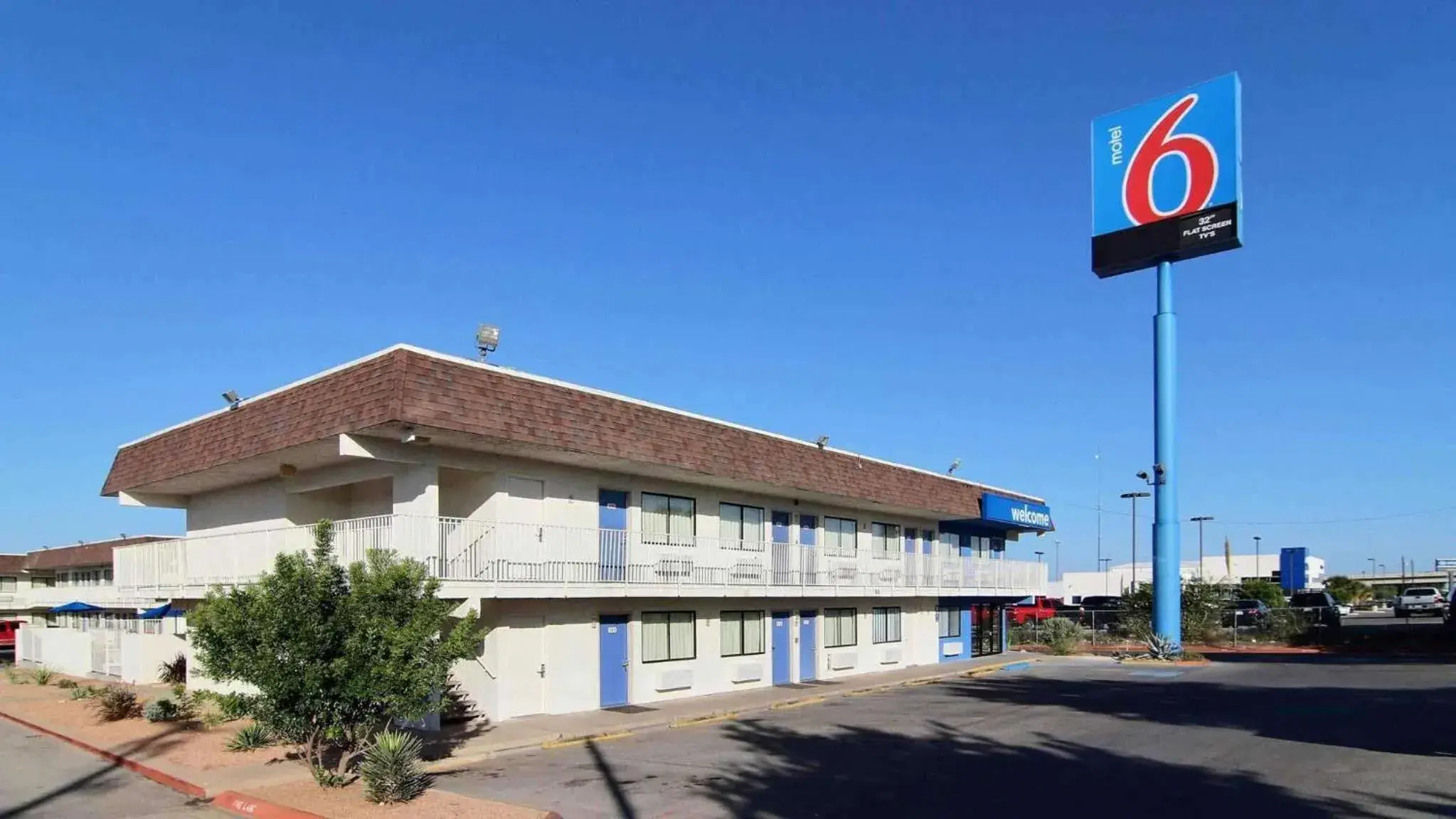 Property Building in Motel 6 San Angelo, TX