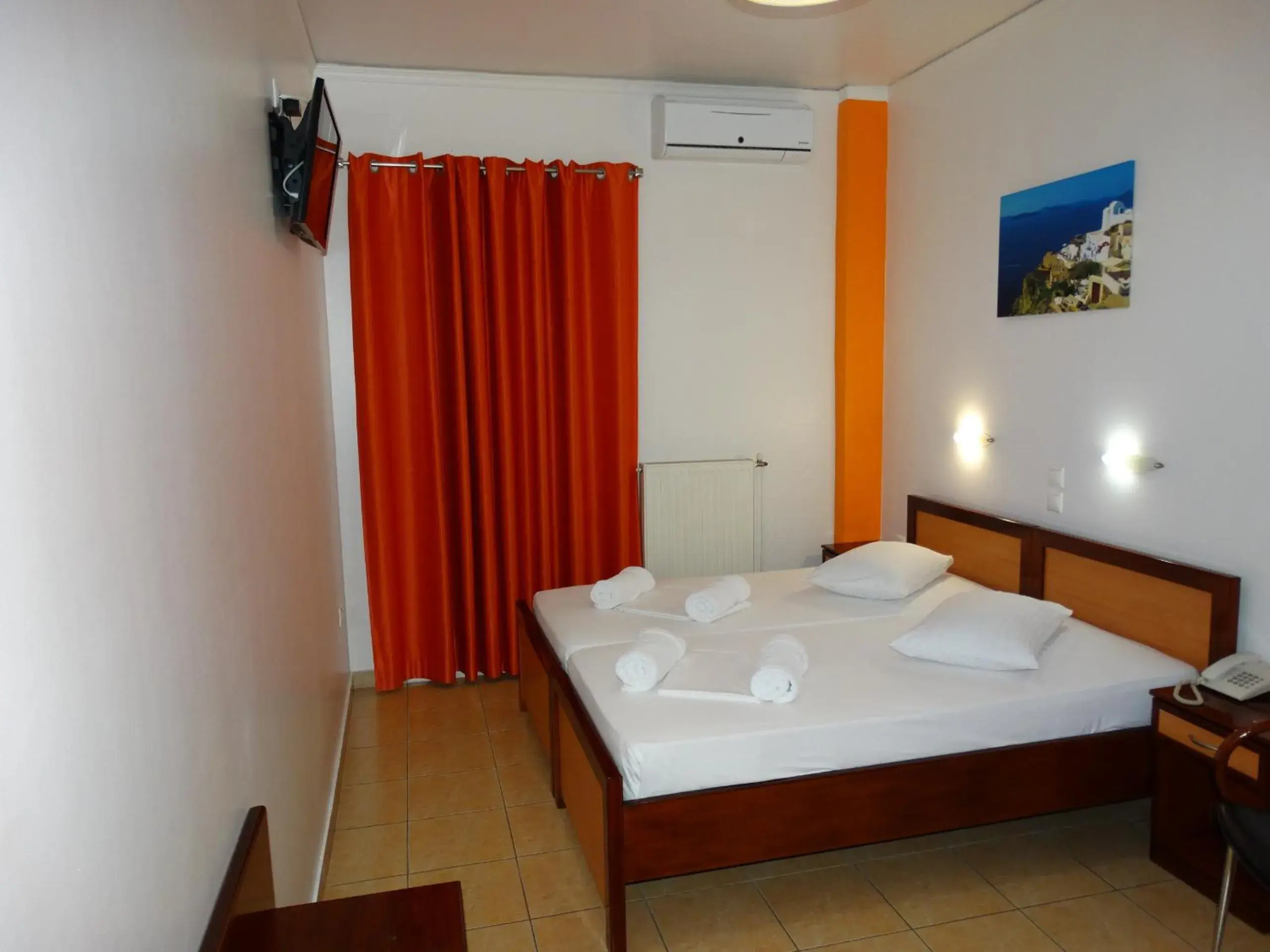 Bedroom, Bed in Faros I