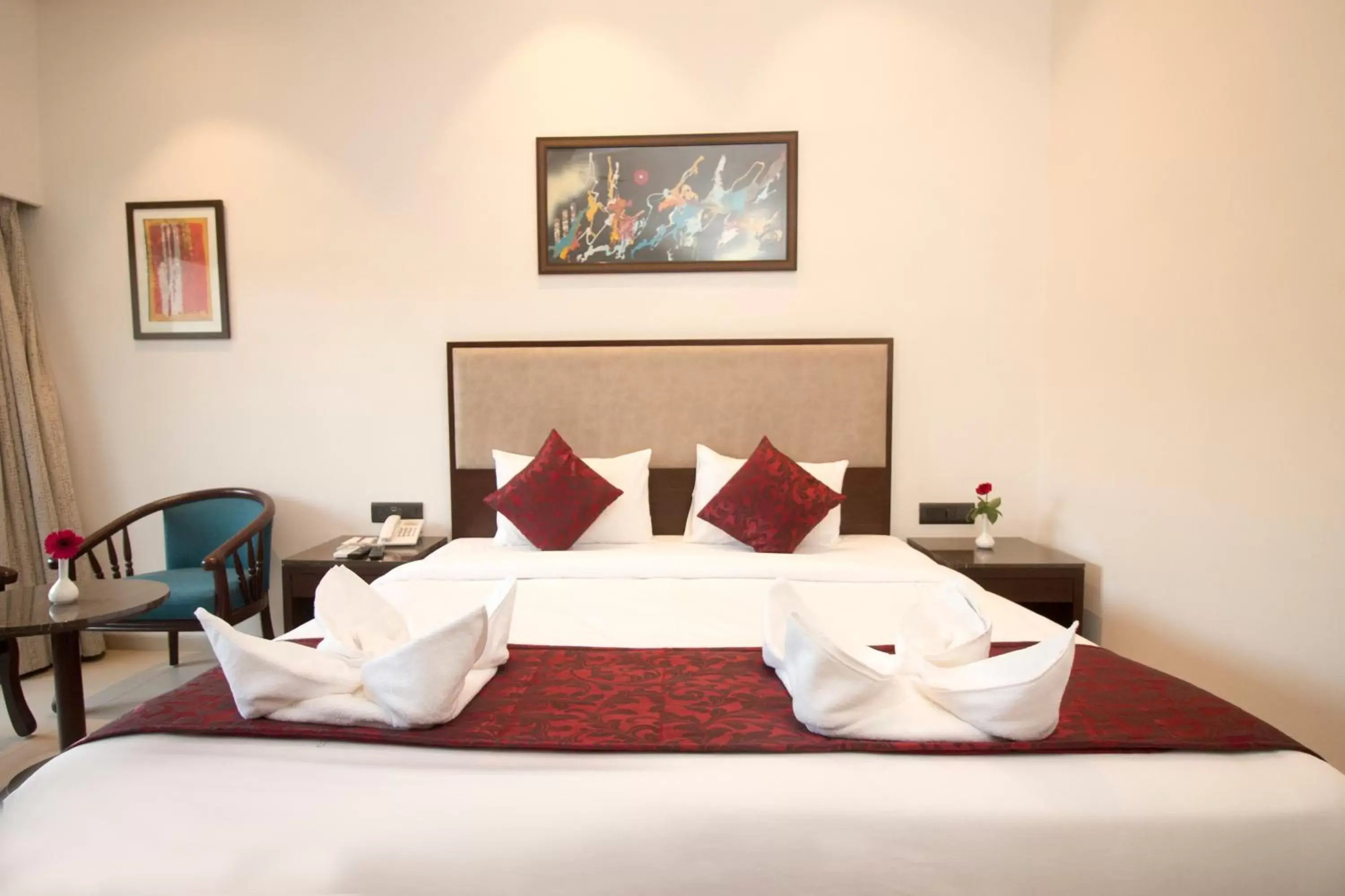 Bedroom, Bed in 7 Apple Resort Lonavala