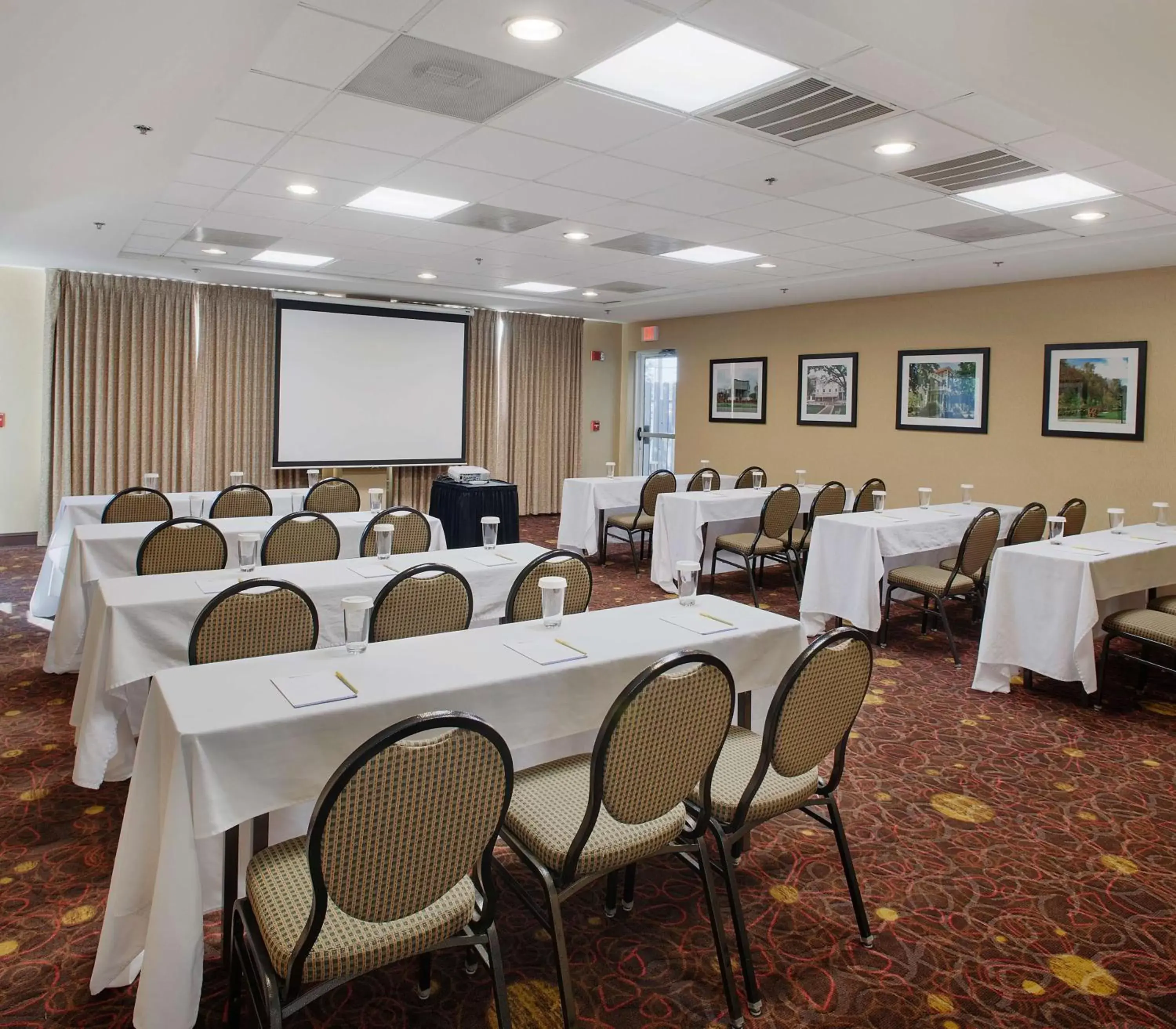 Meeting/conference room in Hilton Garden Inn Bentonville Rogers