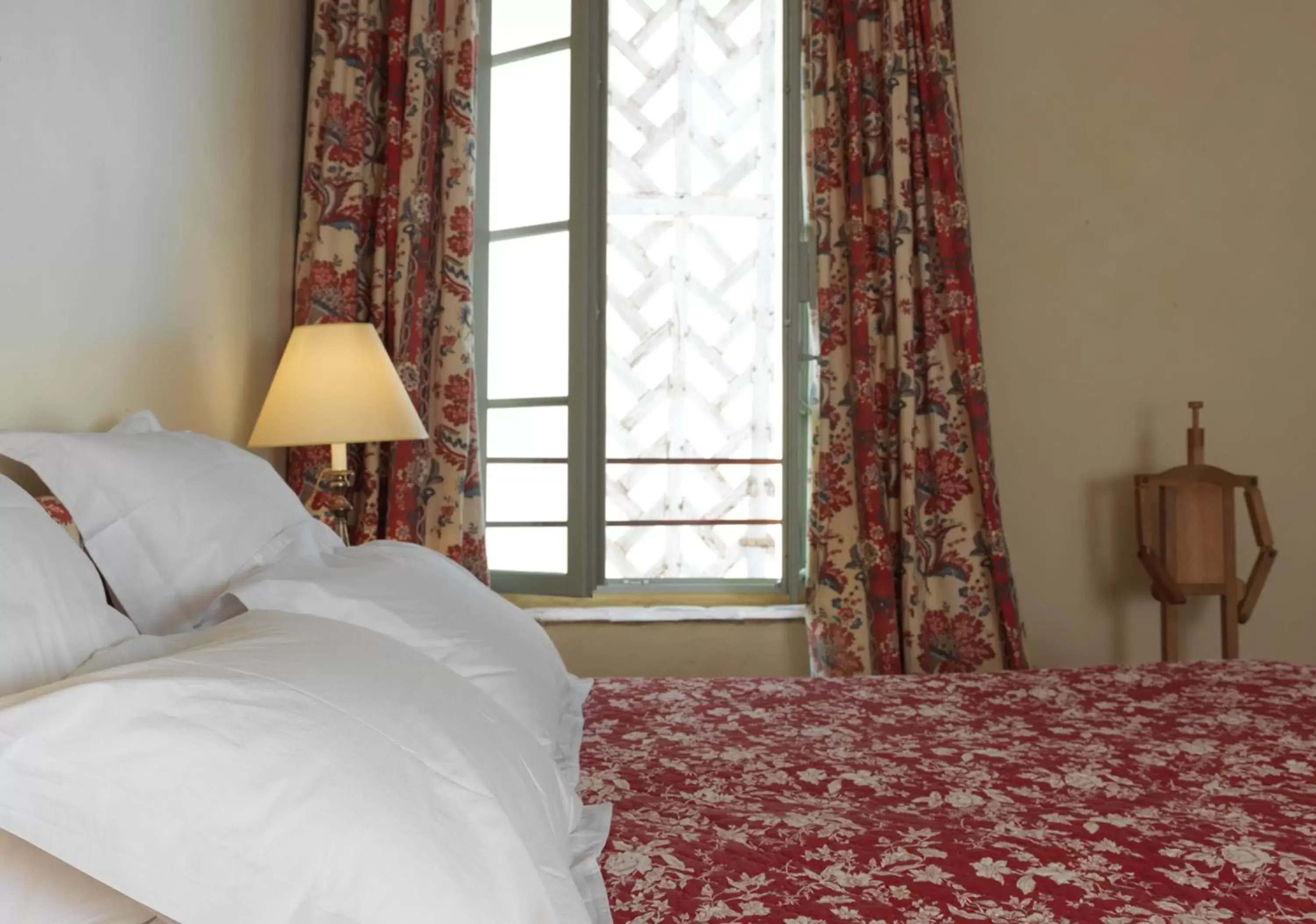 Bedroom, Bed in La maison Jeanne d'Arc