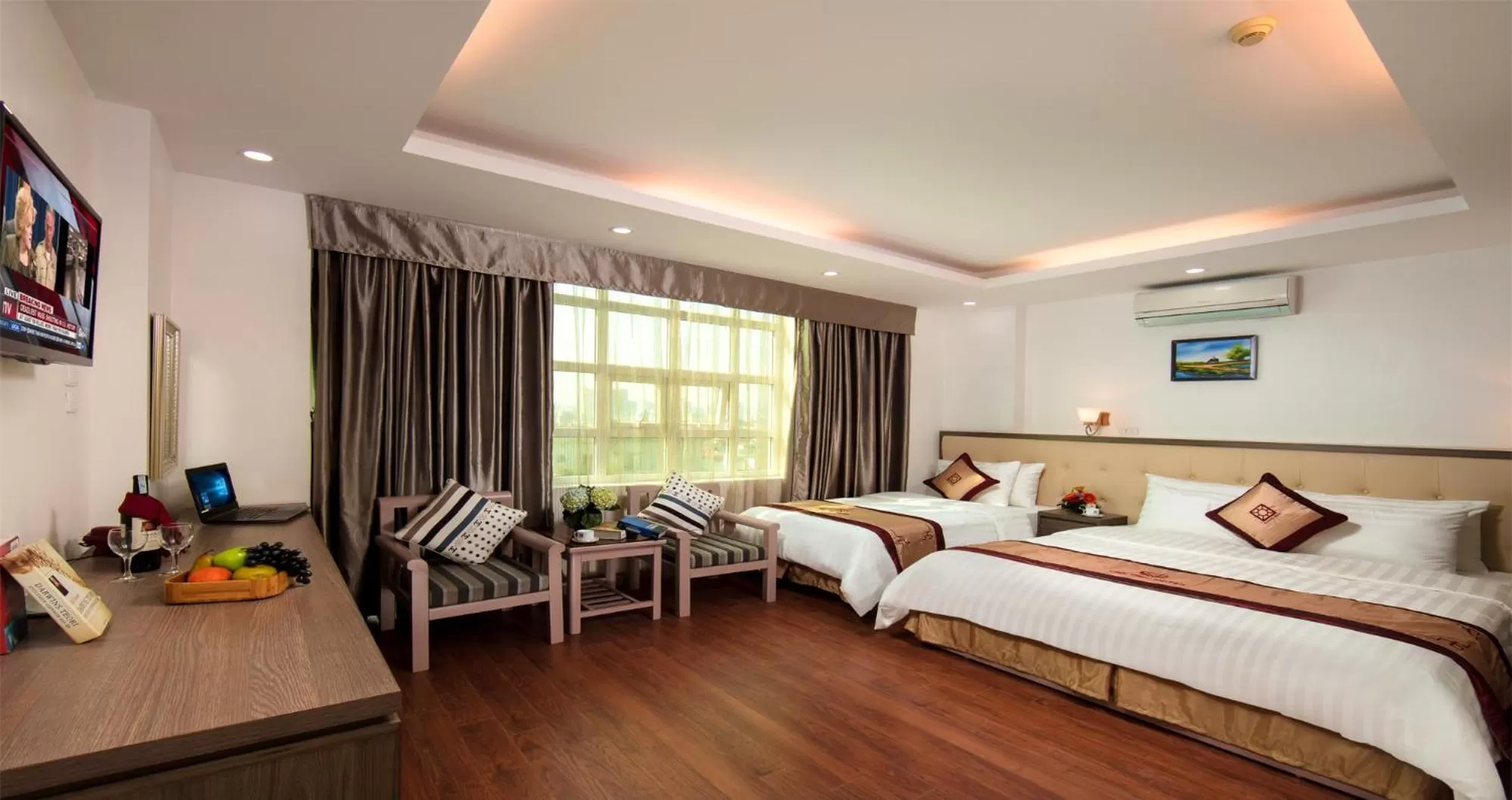 Photo of the whole room, Bed in Van Mieu Hotel