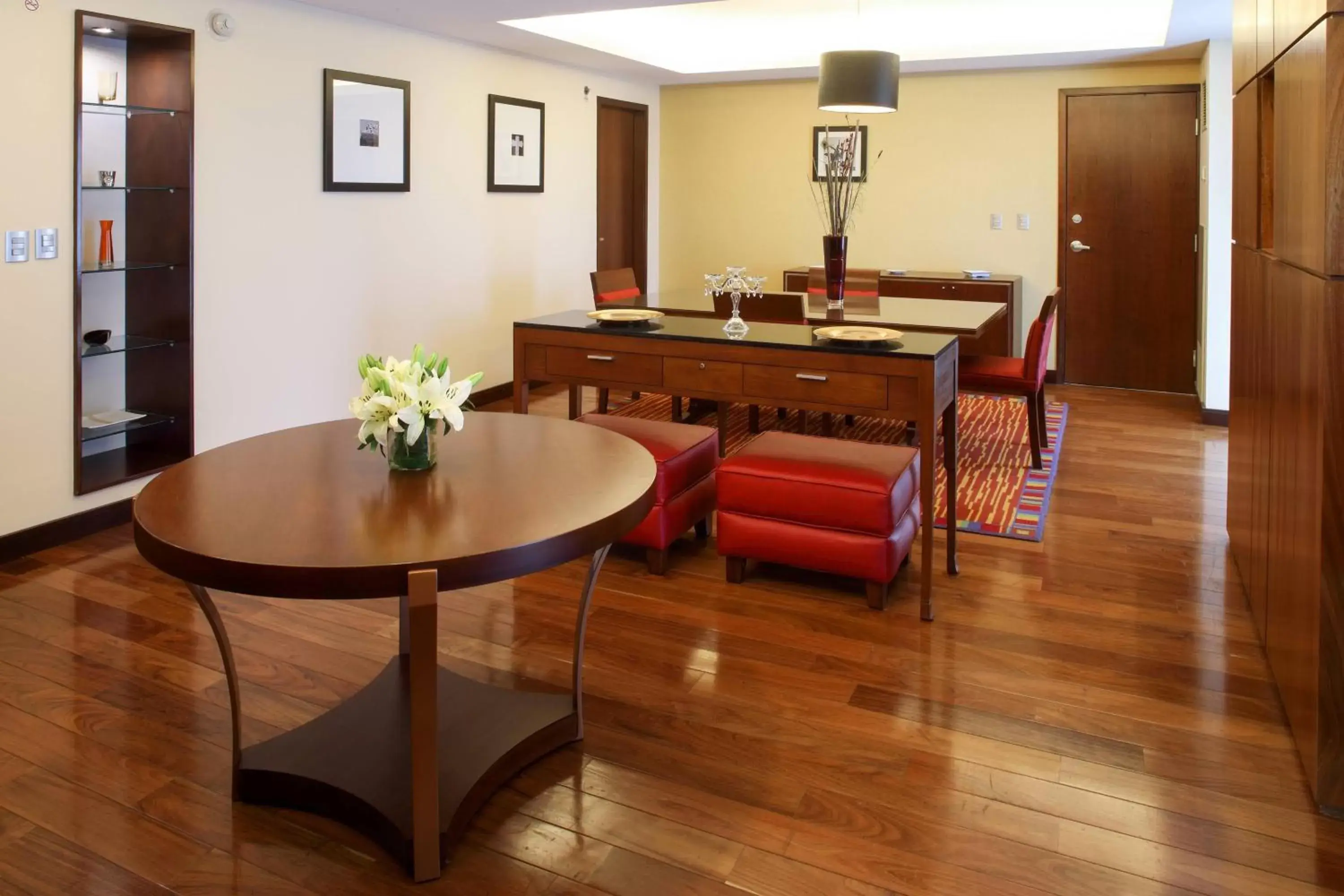 Photo of the whole room, Dining Area in Aguascalientes Marriott Hotel