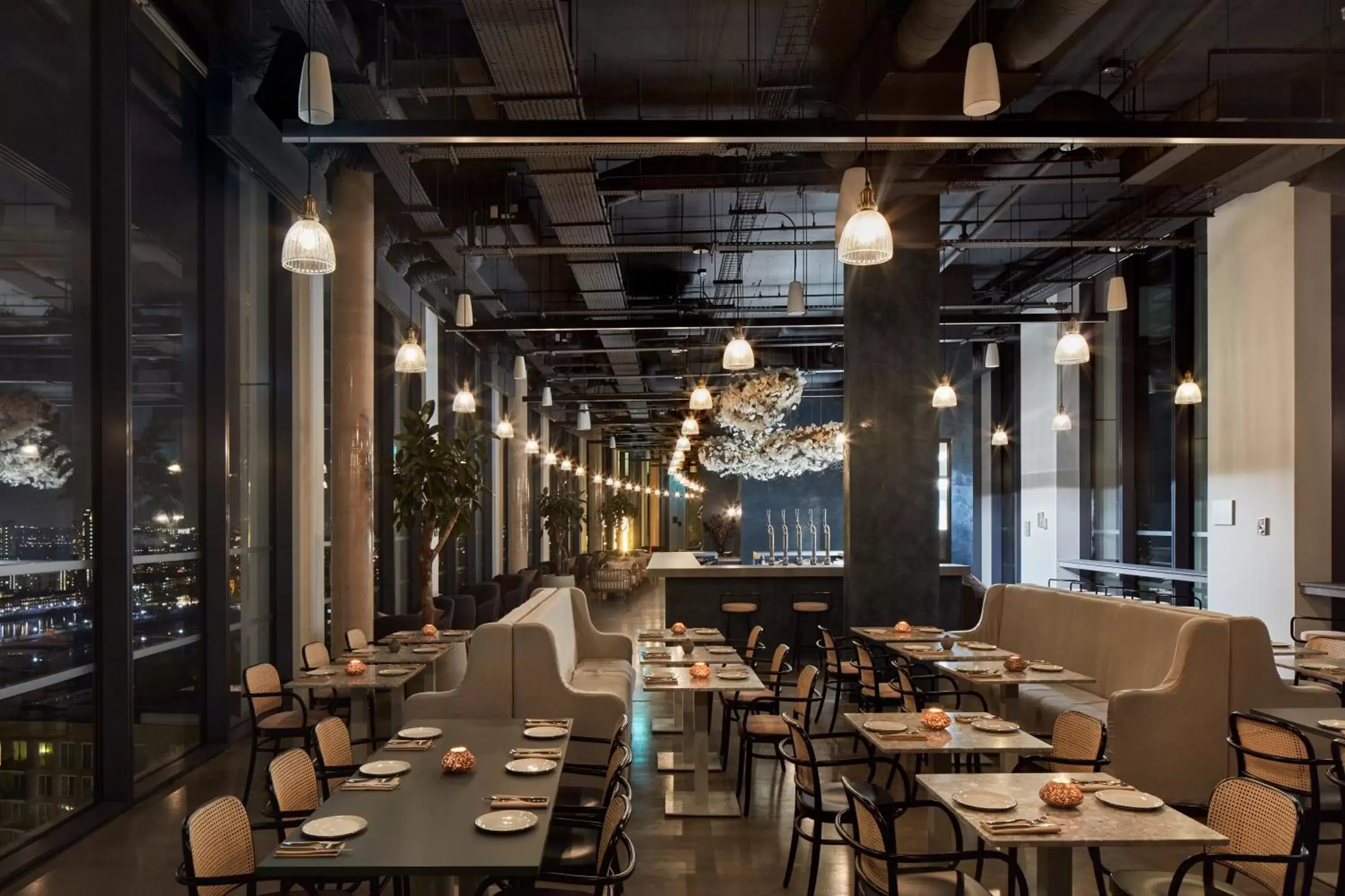 Restaurant/Places to Eat in The Collective Canary Wharf