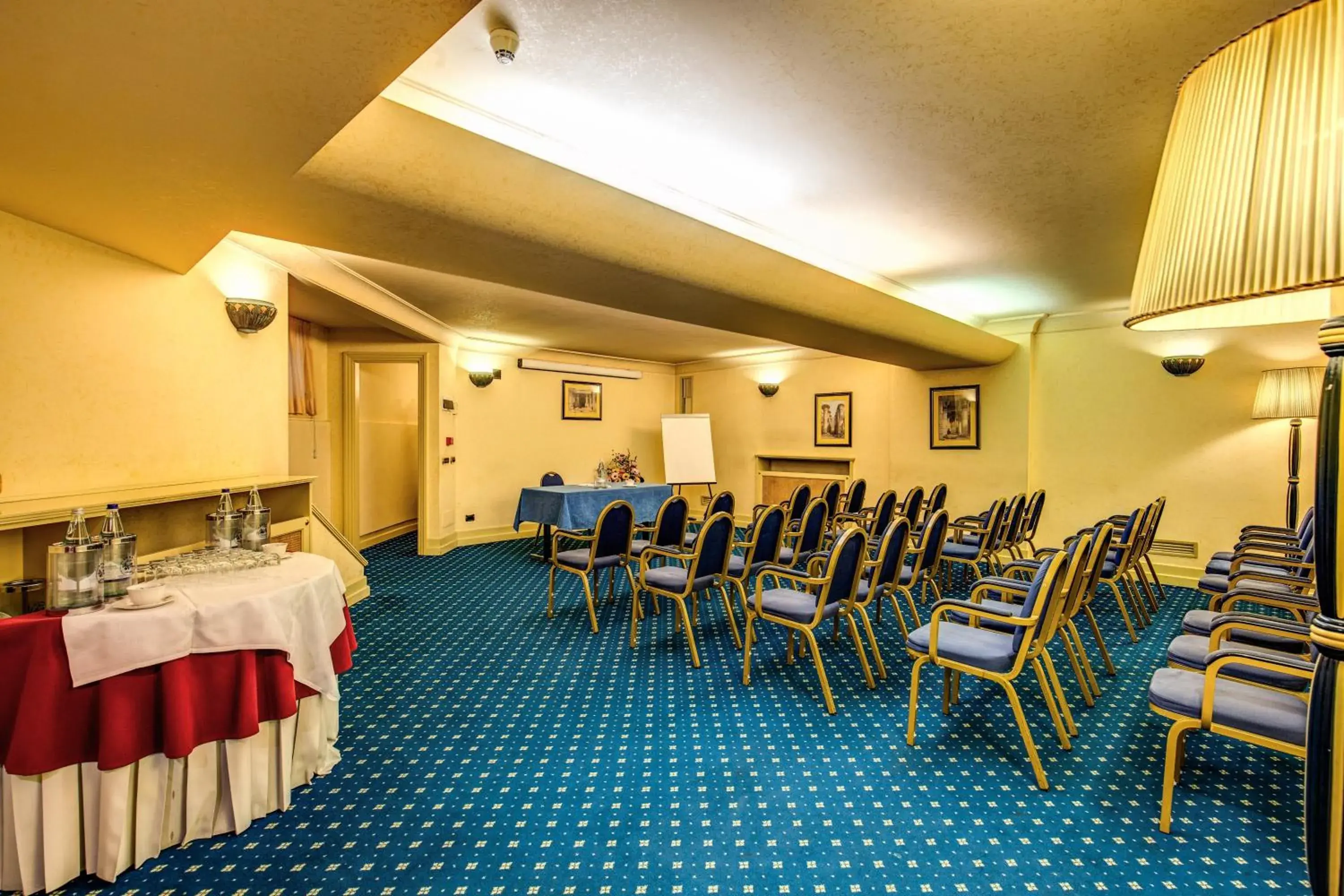 Business facilities, Restaurant/Places to Eat in Hotel Auriga