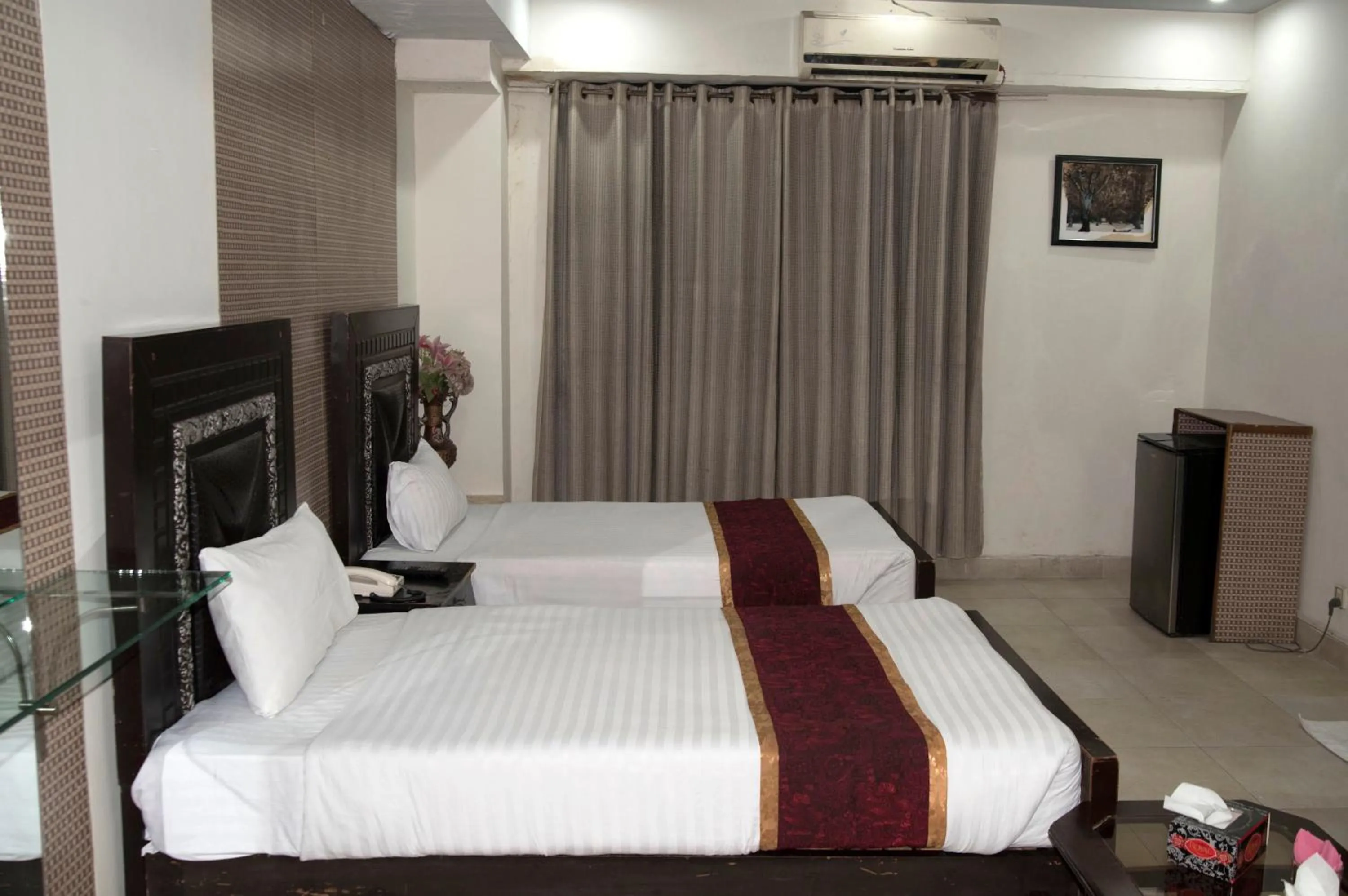 Bedroom in Premier Inn Davis Road Lahore
