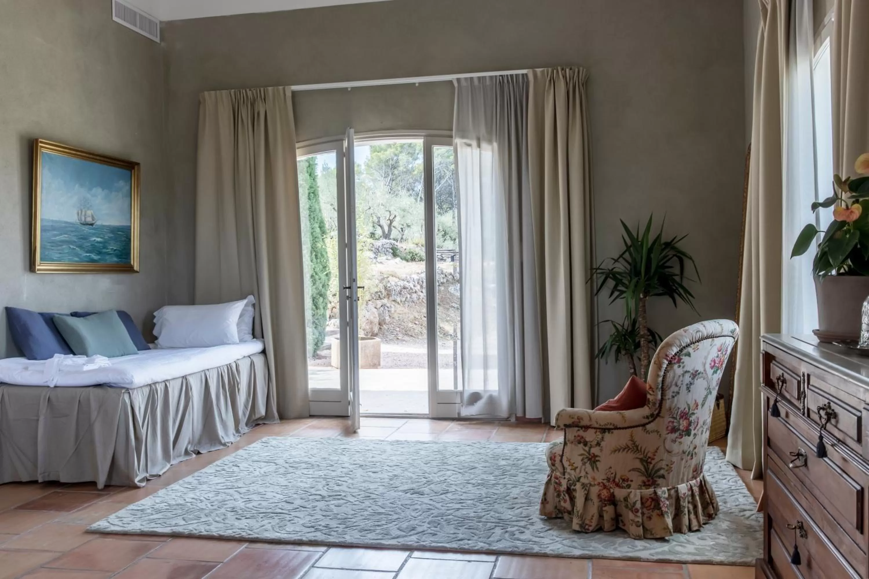 Bedroom, Bed in Domaine Rabiega - Vineyard and Boutique hotel