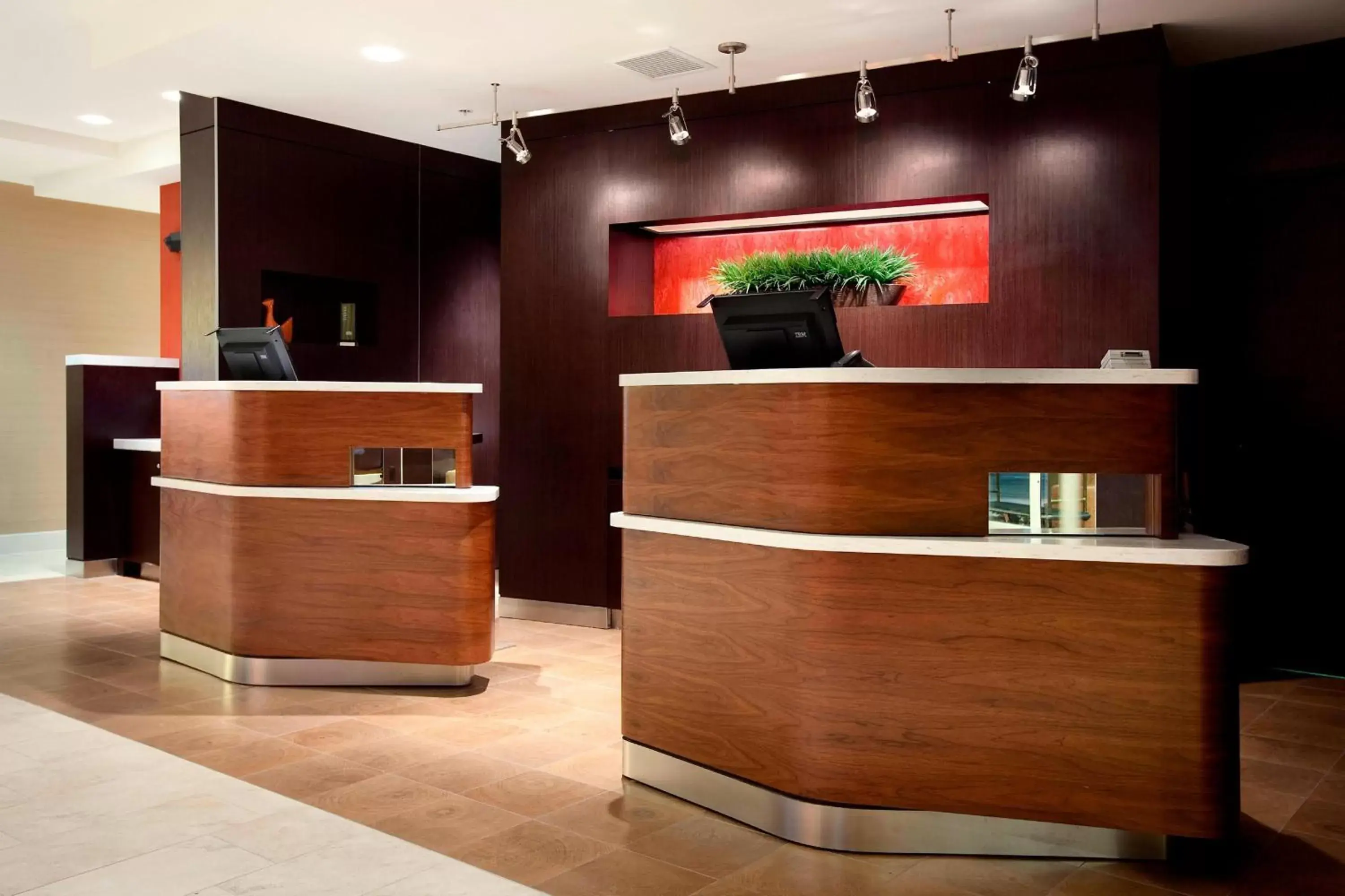 Property building, Lobby/Reception in Courtyard Ventura Simi Valley