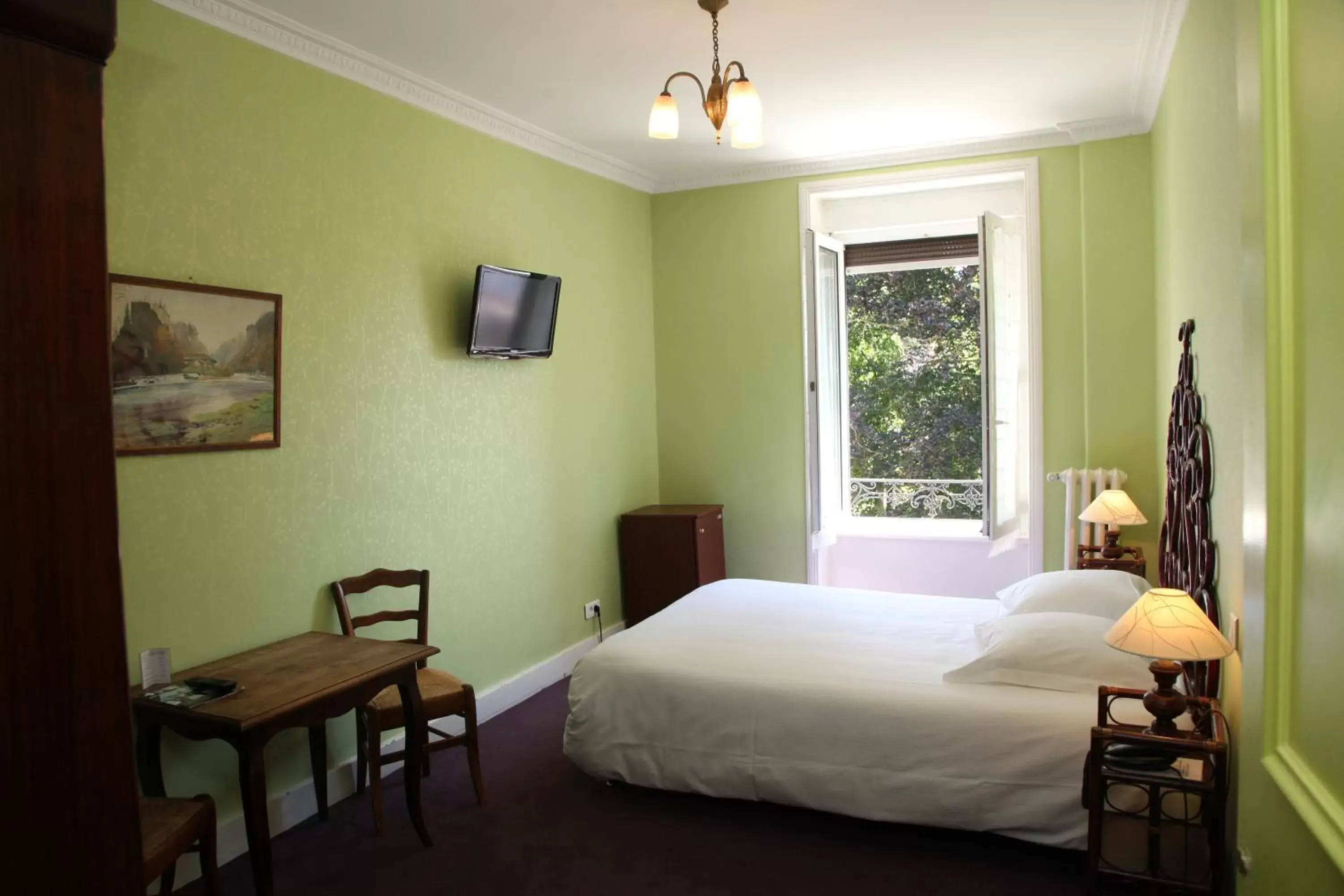 Bed in The Originals Boutique, Hôtel Terminus, Bourg-en-Bresse Gare (Qualys-Hotel)