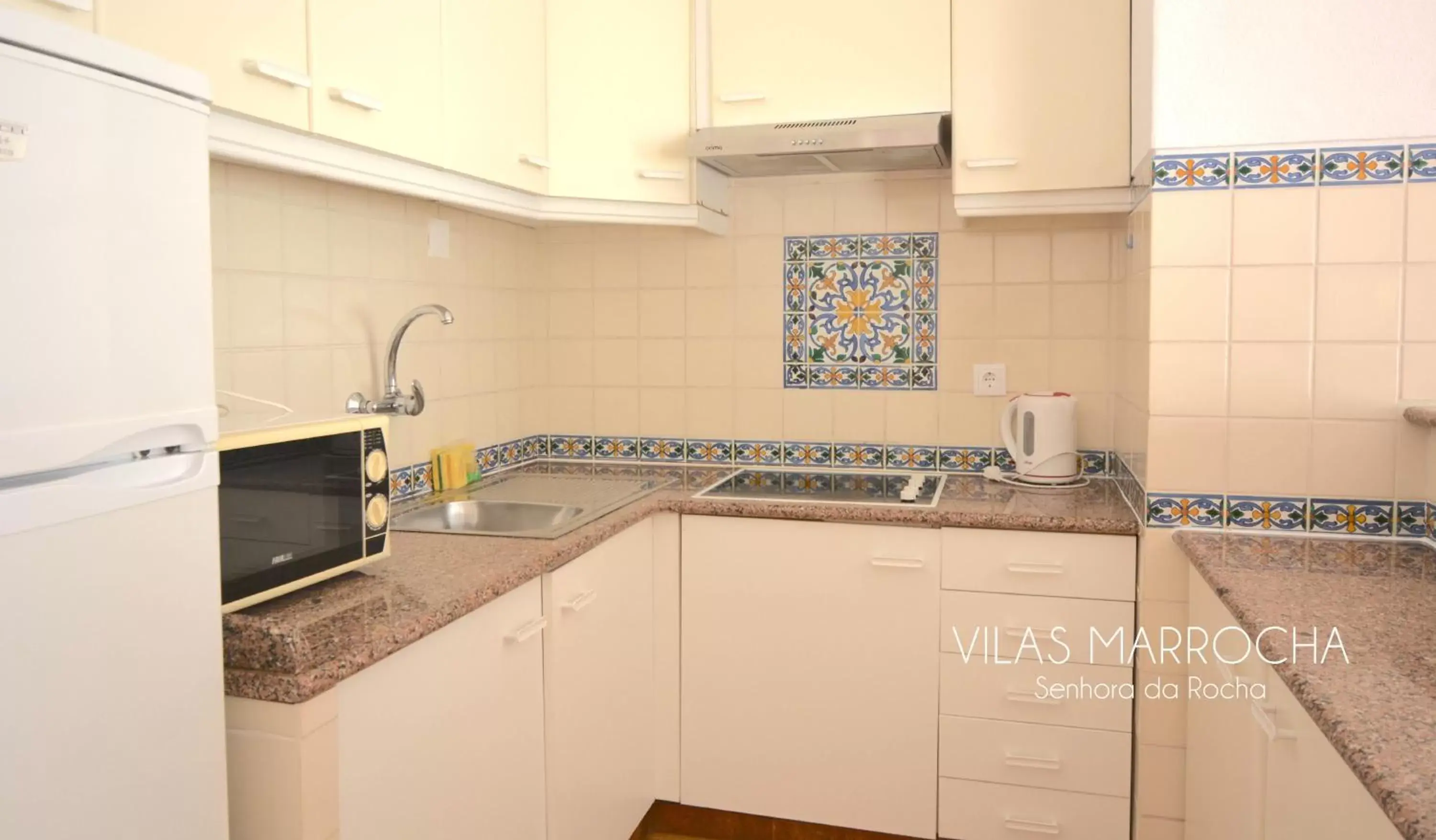 Kitchen or kitchenette, Kitchen/Kitchenette in Vilas Marrocha