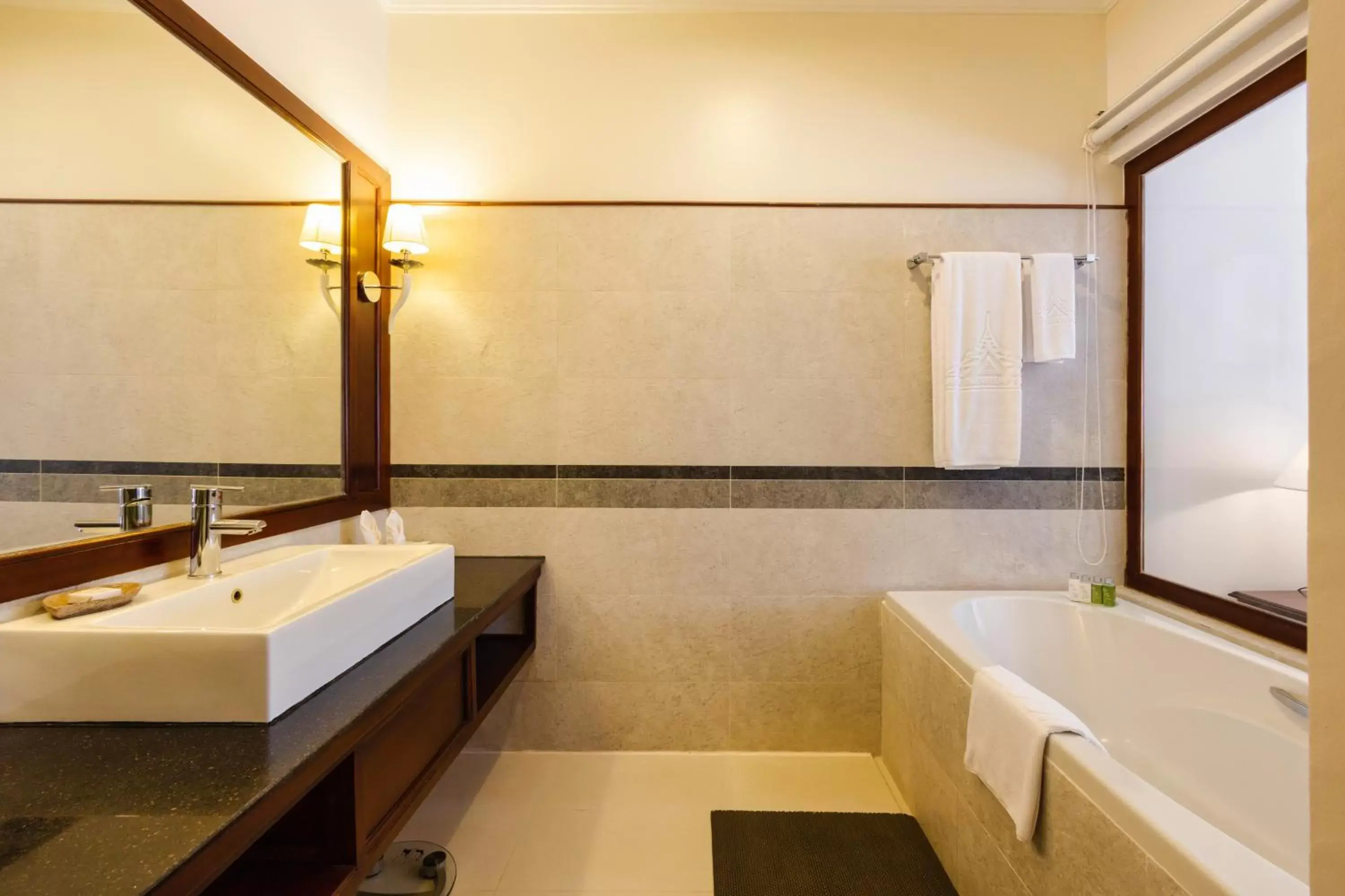 Bathroom in Saem Siemreap Hotel