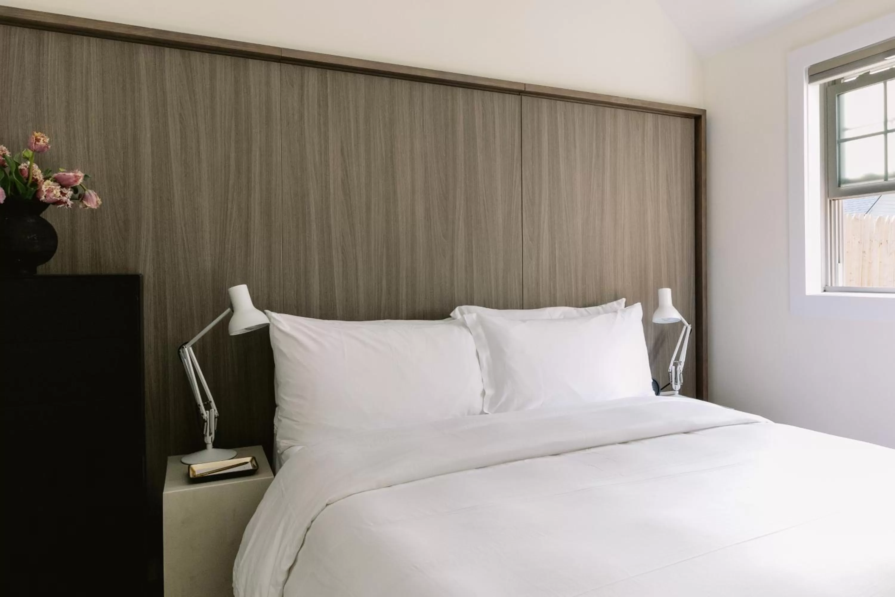 Bedroom, Bed in The Roundtree, Amagansett