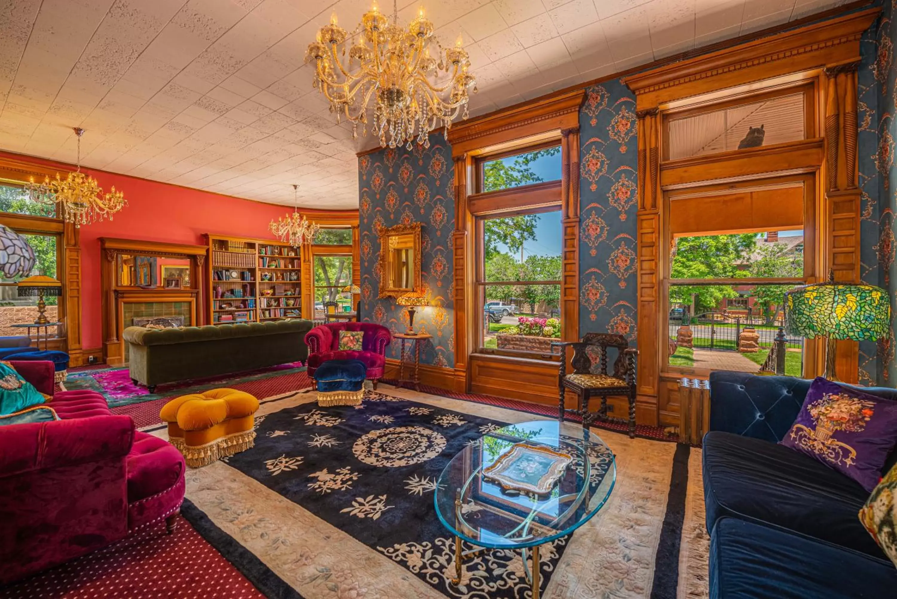 Seating Area in Orman Mansion - Pueblo's Most Luxurious Stay!