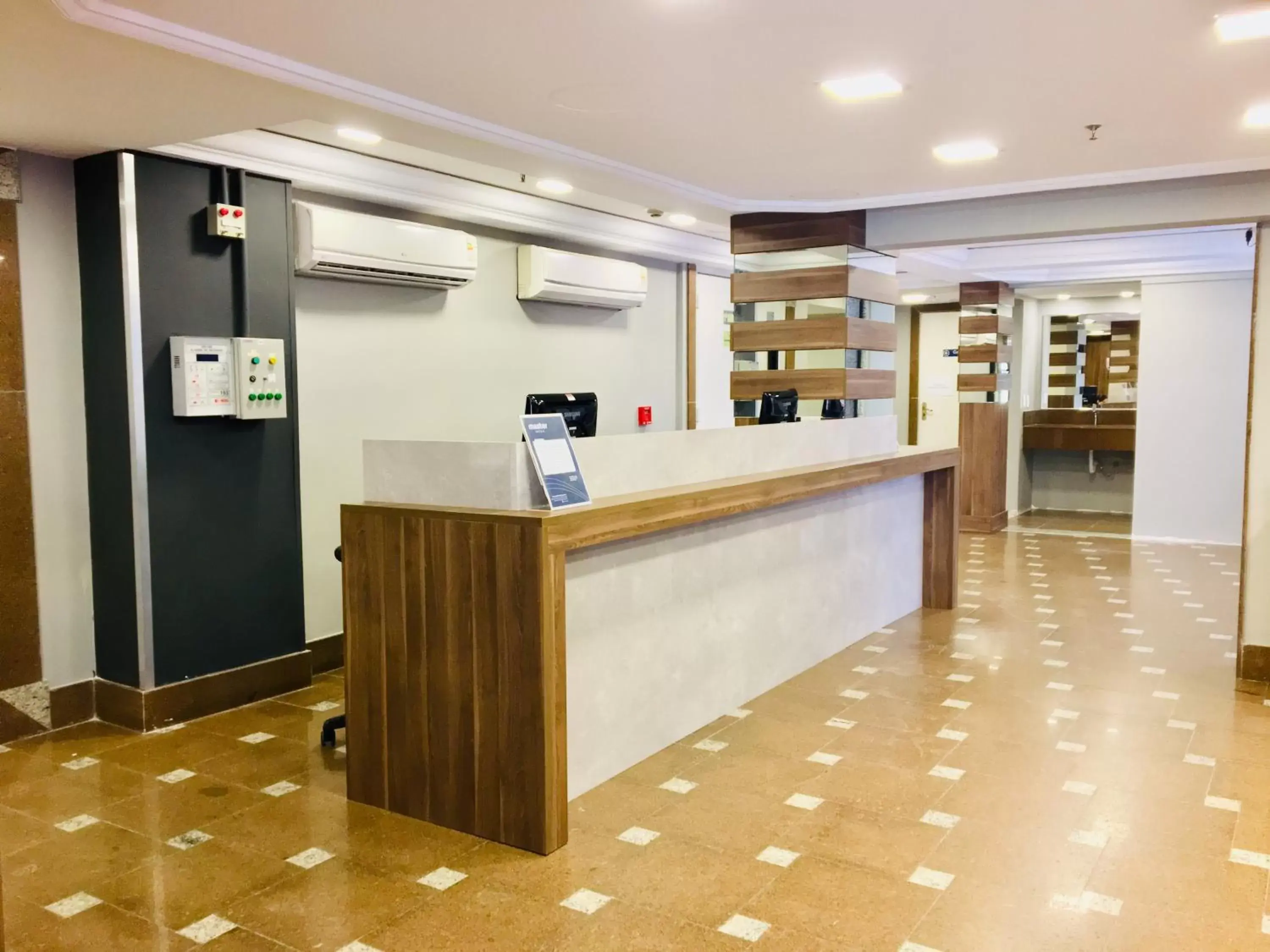 Lobby or reception in Master Express Cidade Baixa - Próximo ao Araujo Viana, UFRGS e Santa Casa Lobby or reception in Master Express Cidade Baixa - Próximo ao Araujo Viana, UFRGS e Santa Casa