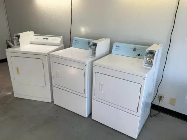 Kitchen/Kitchenette in Homelodge Newnan