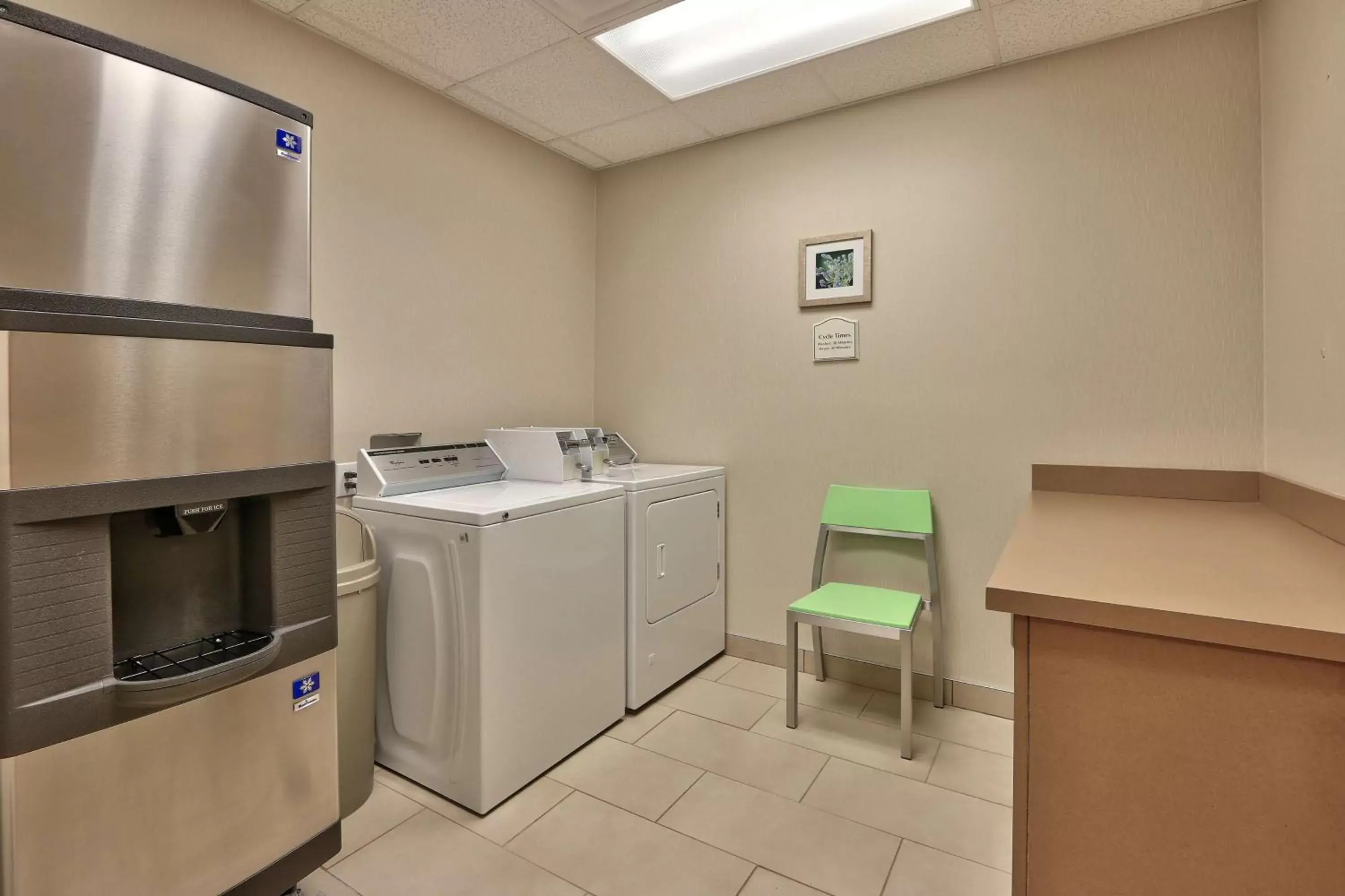 Property building in Hilton Garden Inn Albuquerque/Journal Center Property building in Hilton Garden Inn Albuquerque/Journal Center