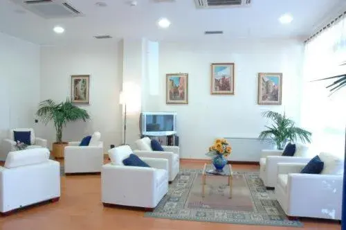 Communal lounge/ TV room, Seating Area in Hotel La Vela