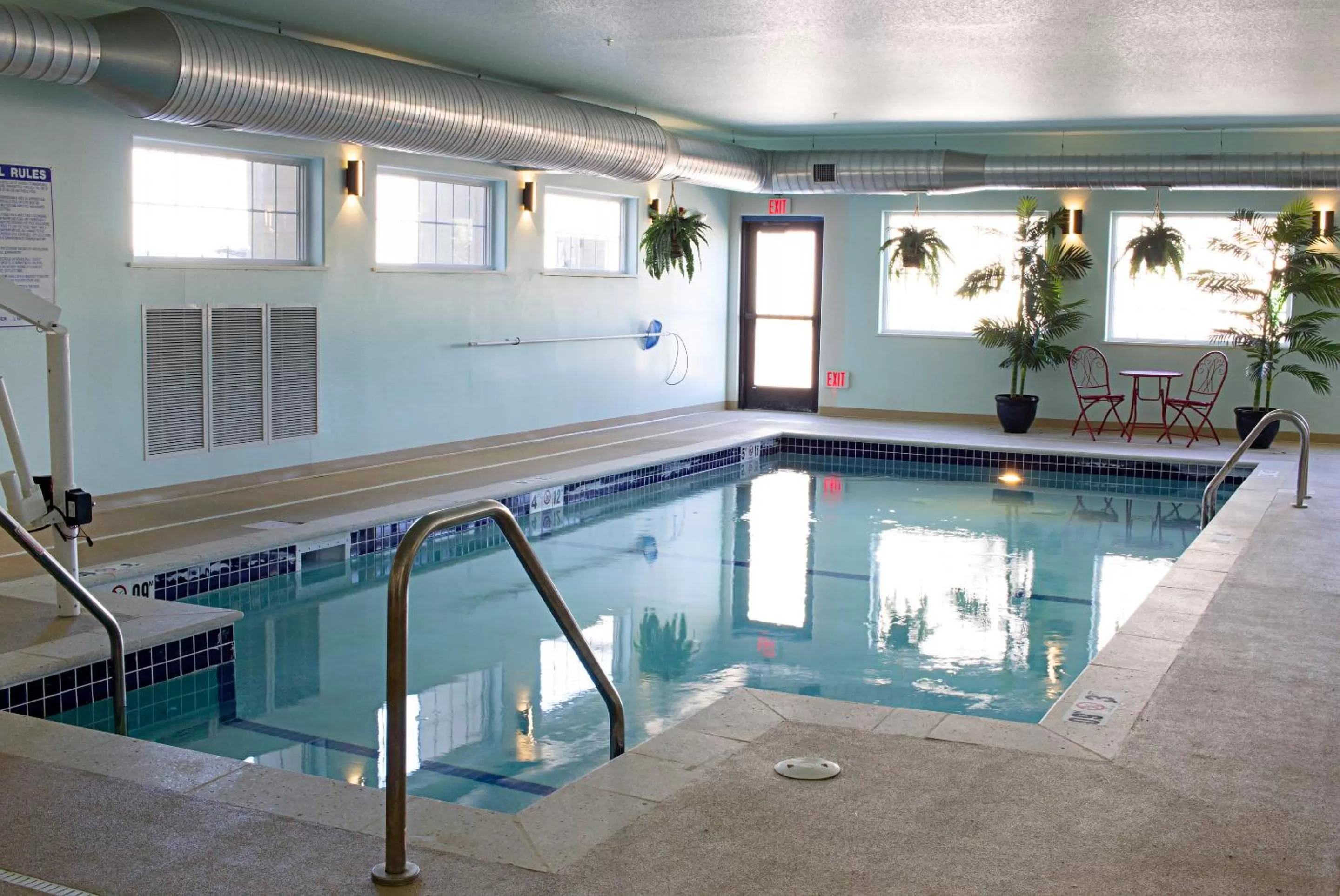 Swimming pool in Newcastle Lodge & Convention Center