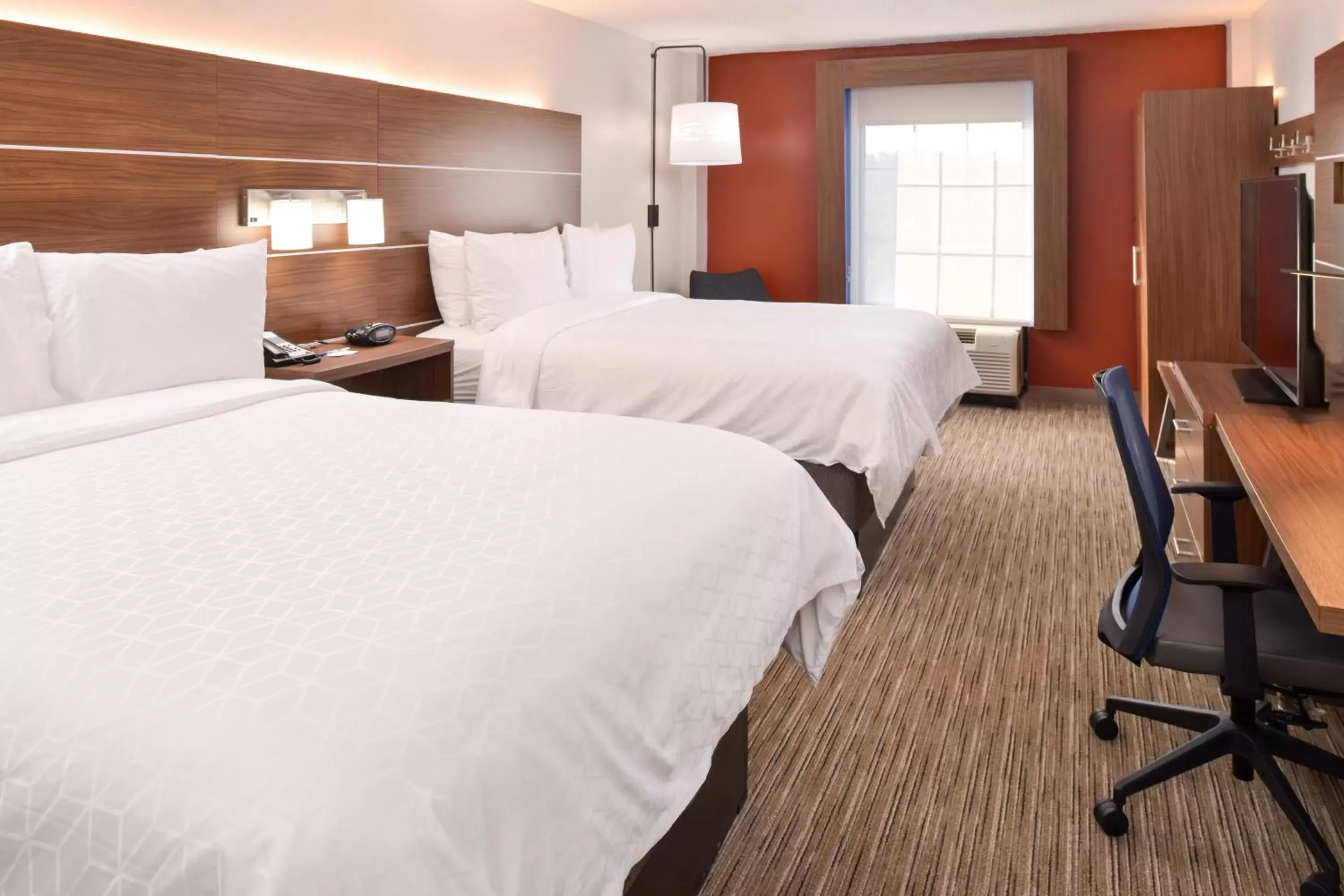 Photo of the whole room, Bed in Holiday Inn Express Towson- Baltimore North, an IHG Hotel