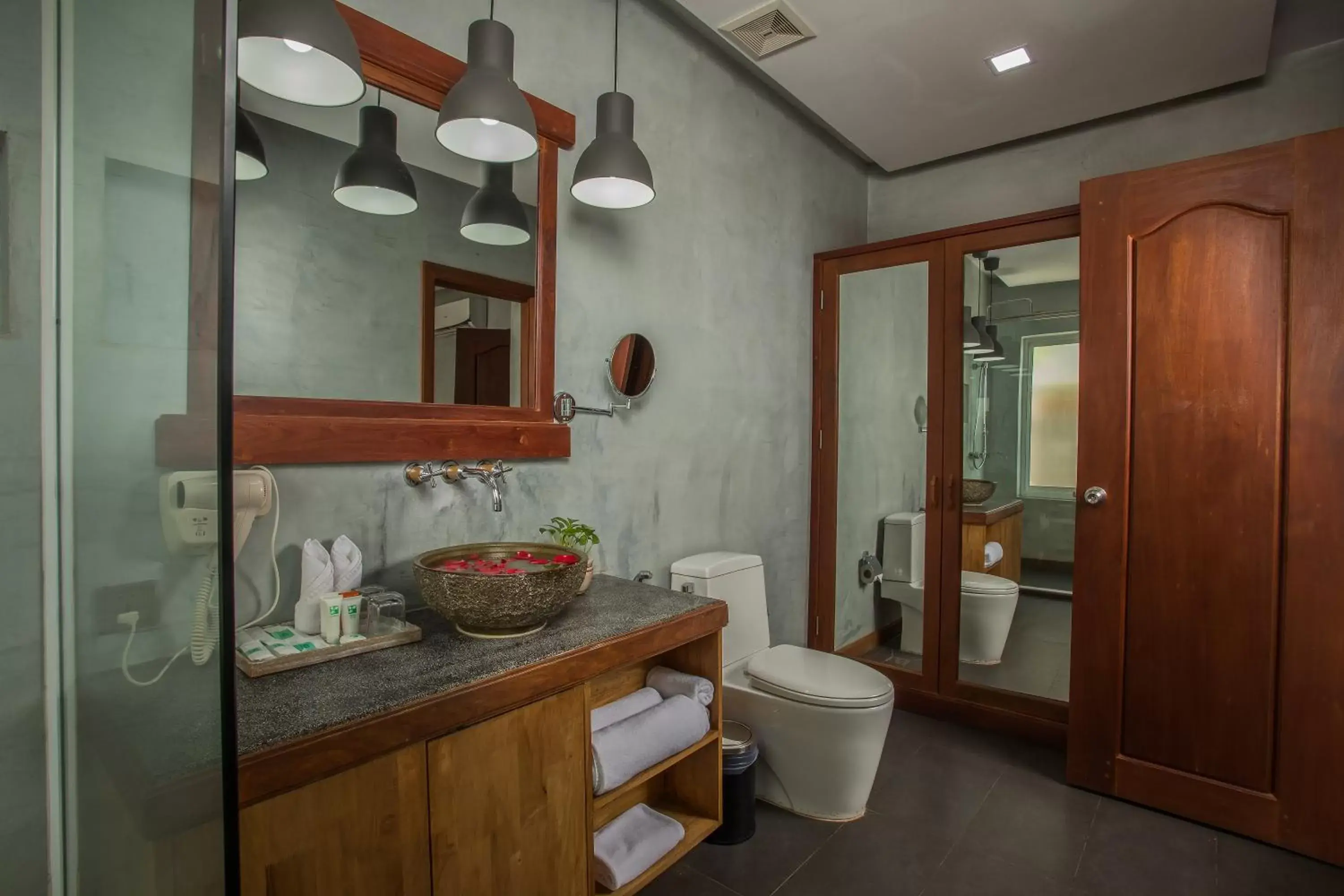 Toilet, Bathroom in Cambana Residence