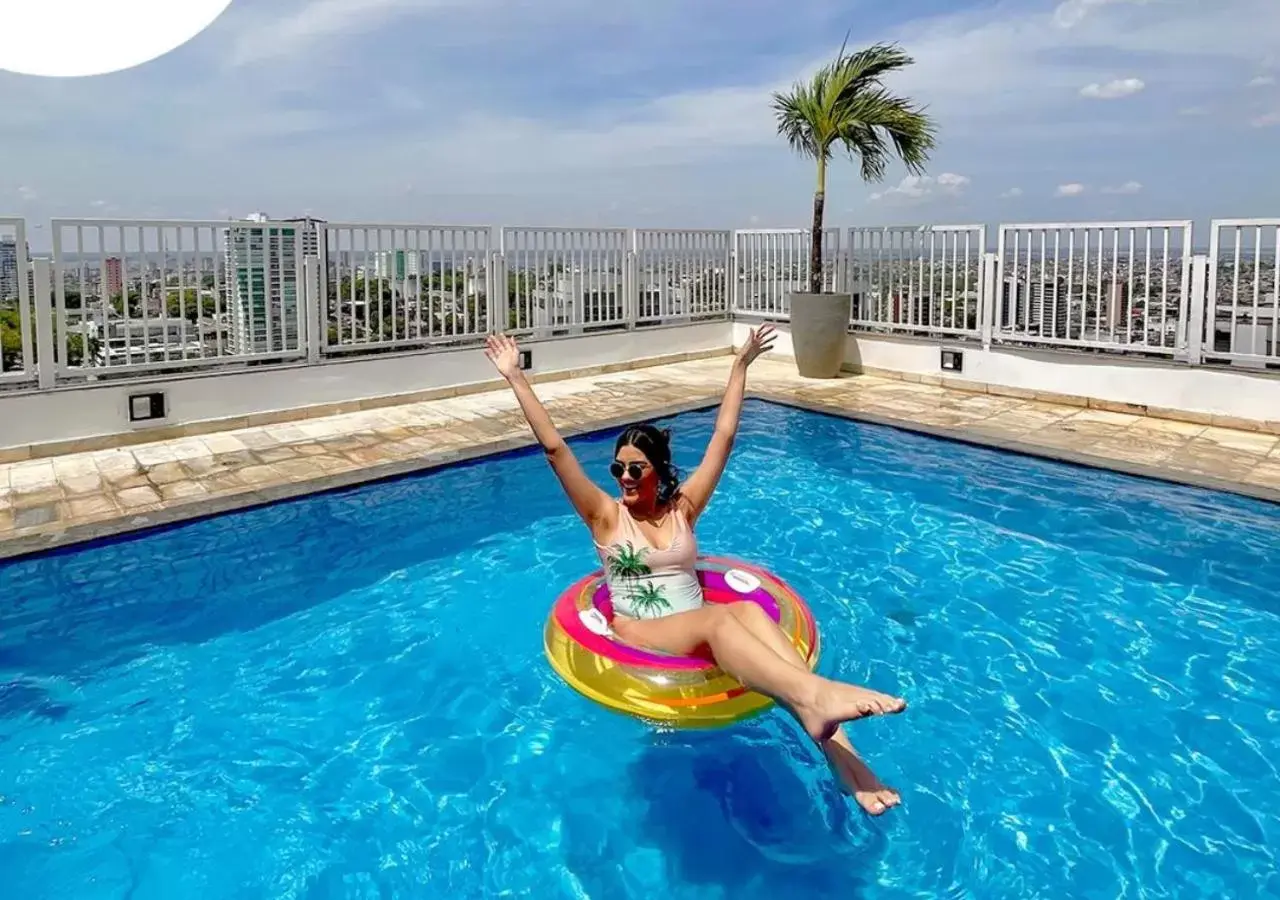 Swimming Pool in Hotel Adrianópolis All Suites