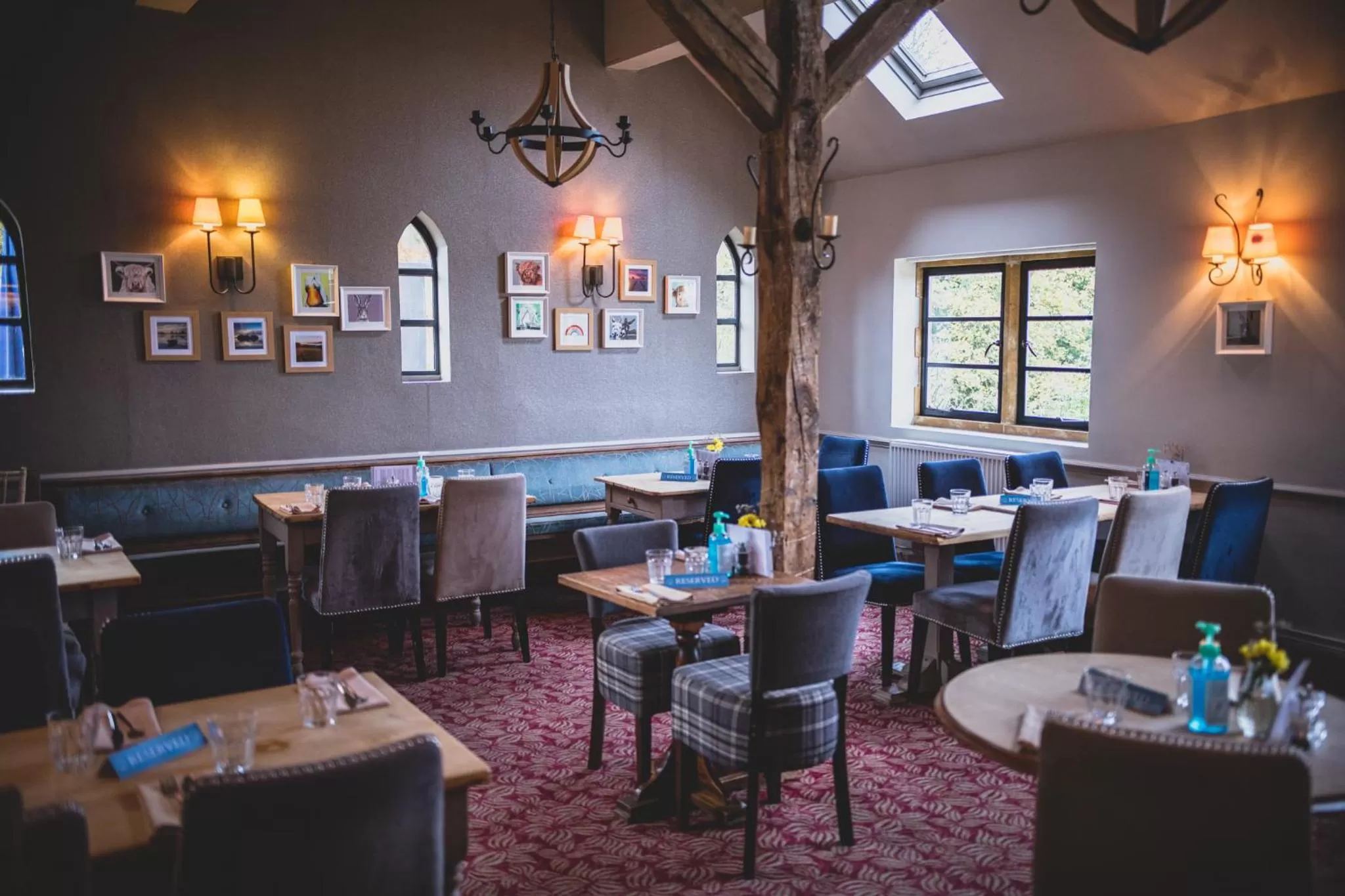 Restaurant/places to eat in Castle At Edgehill