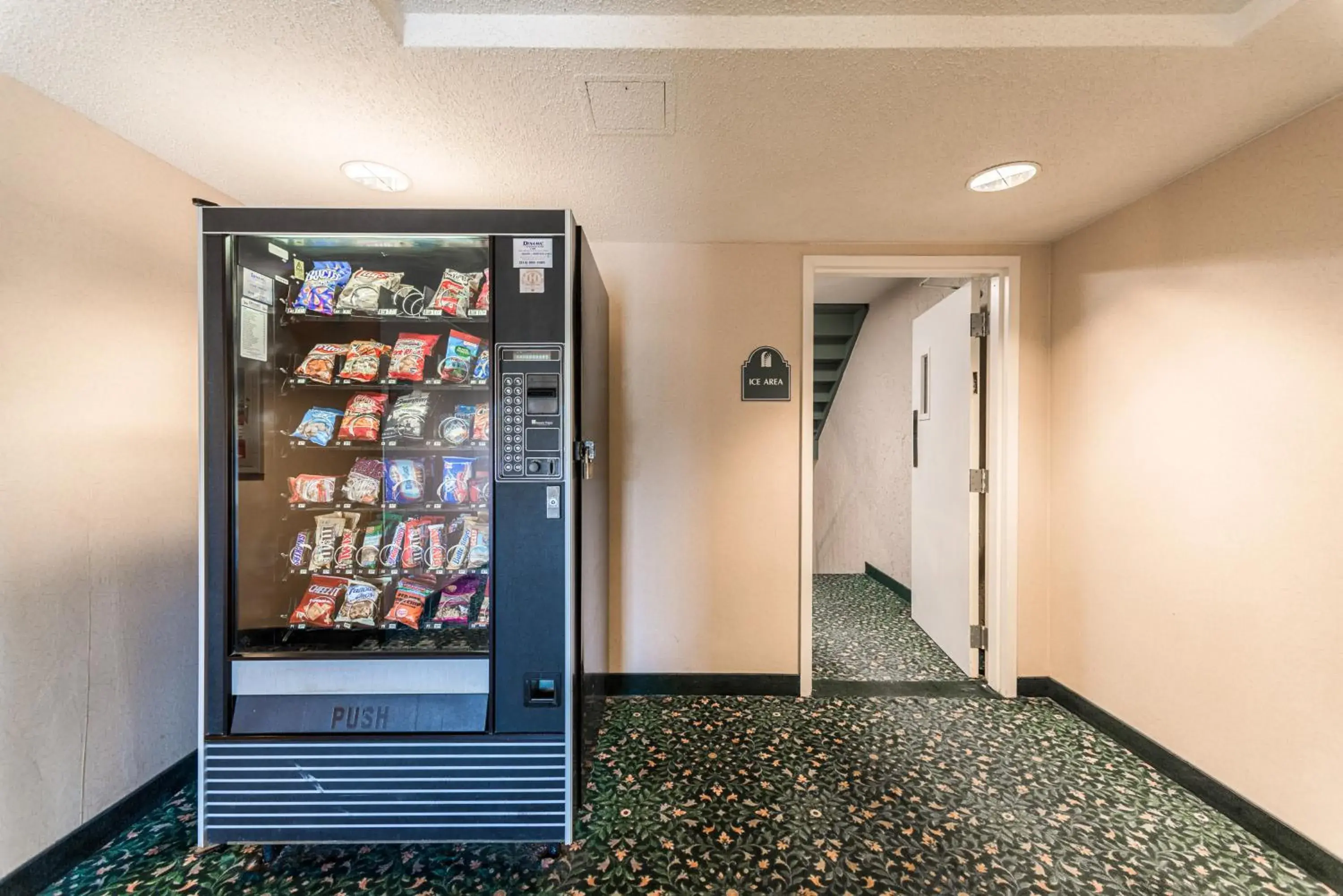 Food and drinks in Motel 6-Hazelwood, MO