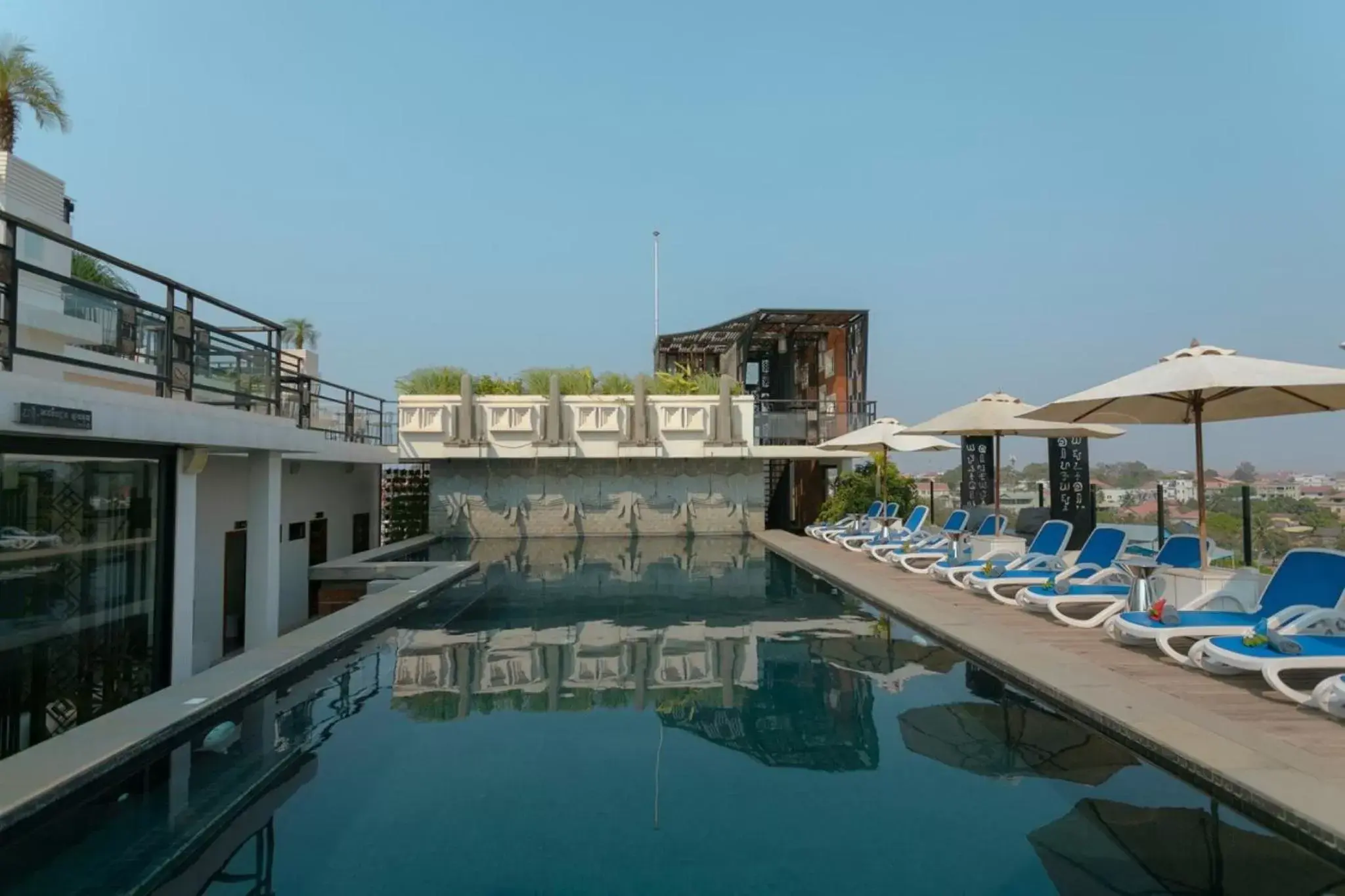 Swimming Pool in HARI Residence & Spa
