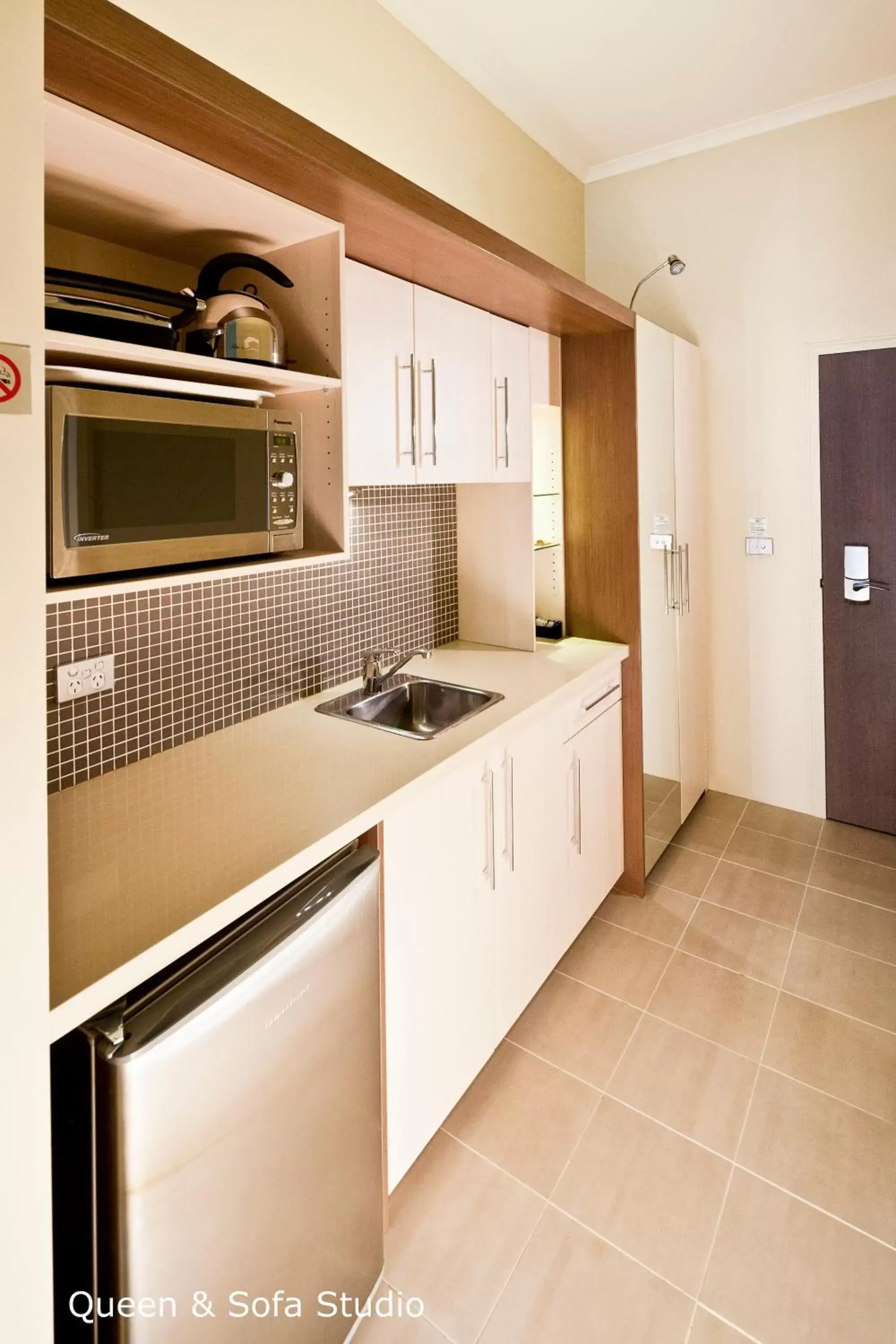 Kitchen or kitchenette, Kitchen/Kitchenette in Best Western Plus Hotel Stellar