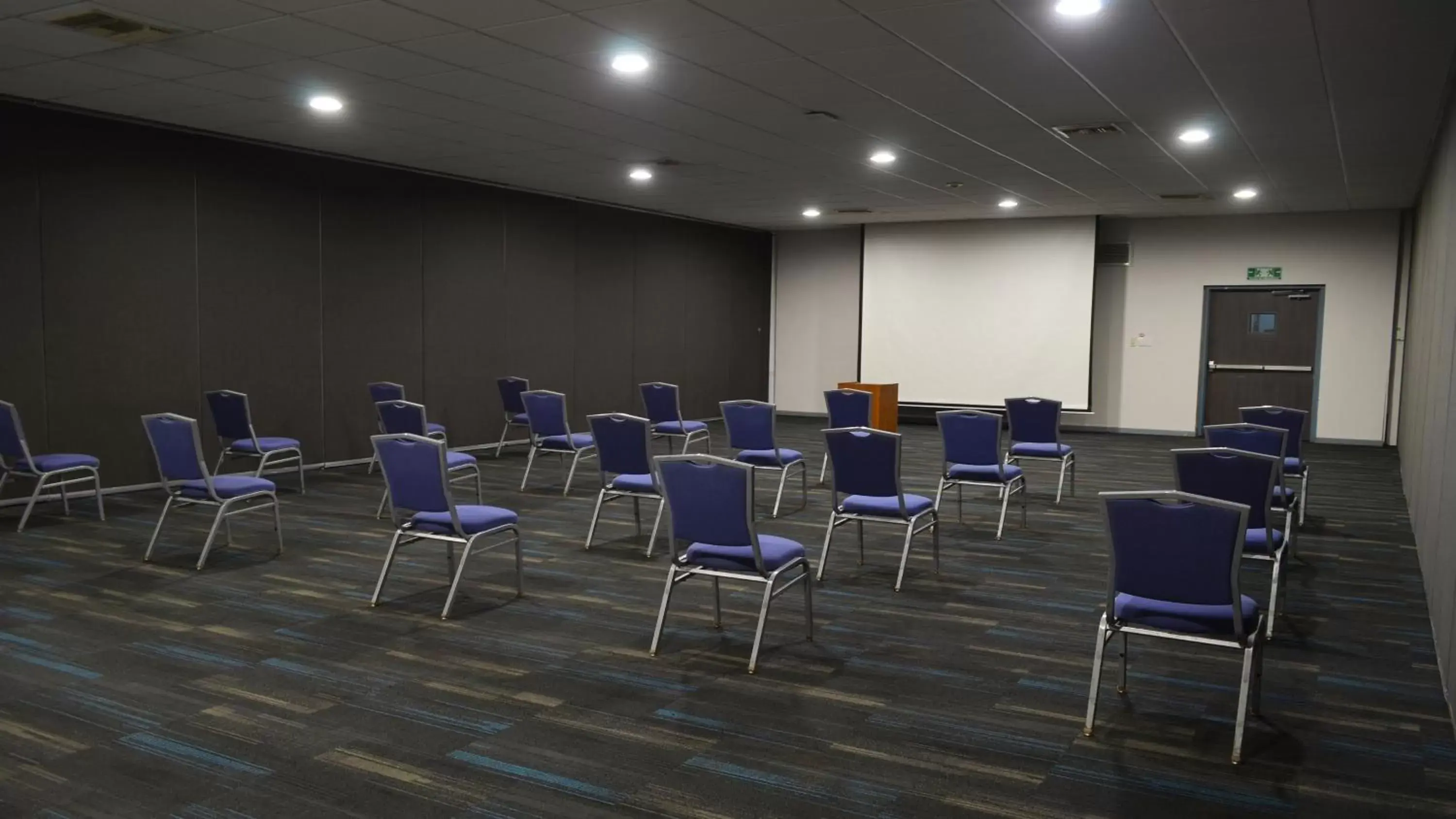 Meeting/conference room in Holiday Inn Hermosillo, an IHG Hotel