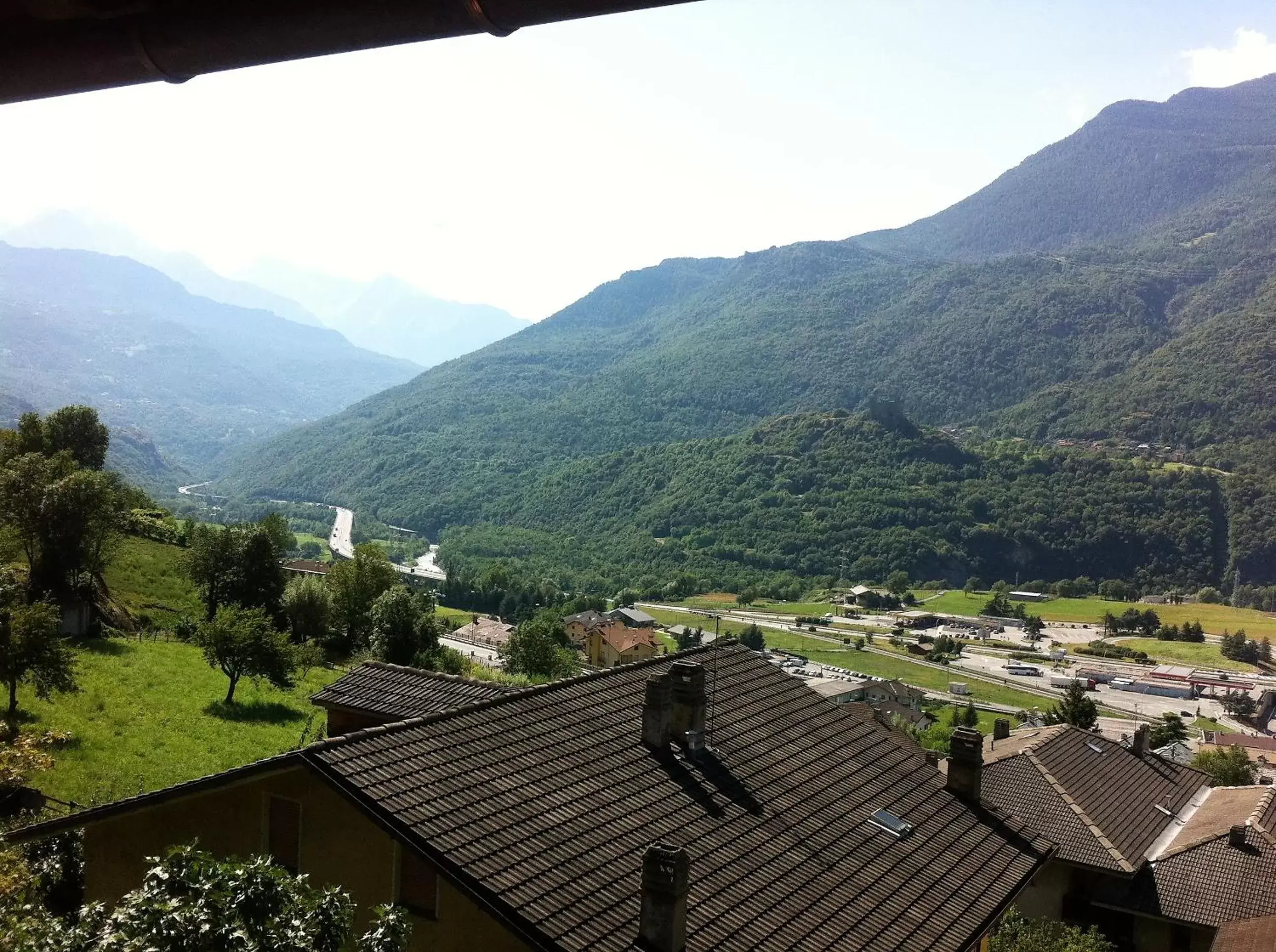 Mountain view, Balcony/Terrace in Le Lierre