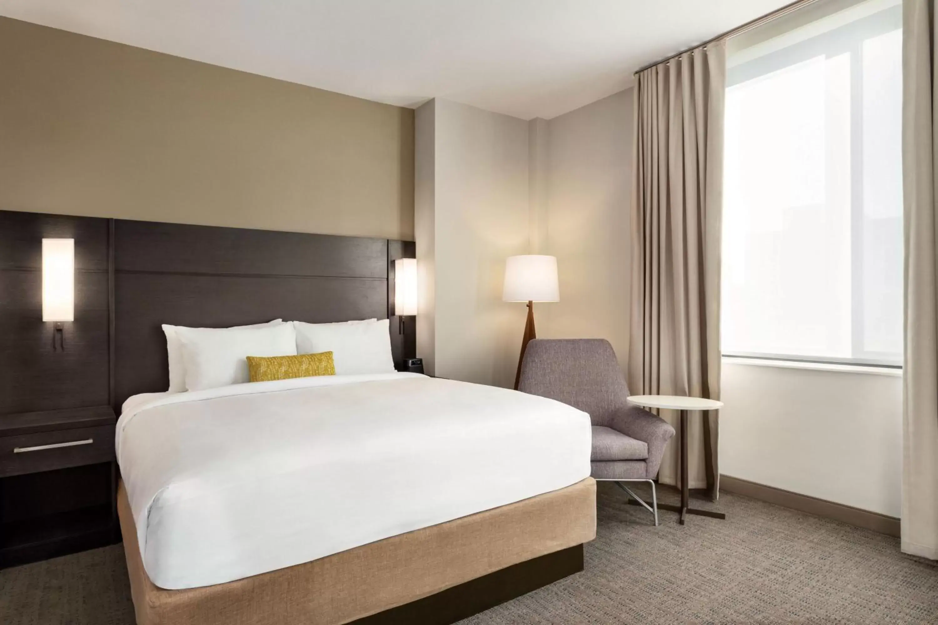 Bedroom, Bed in Residence Inn by Marriott New York JFK Airport