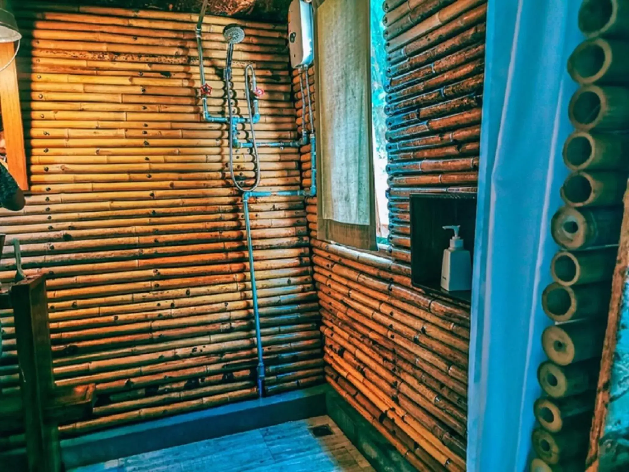 Bathroom in The Mud - Eco Hotel