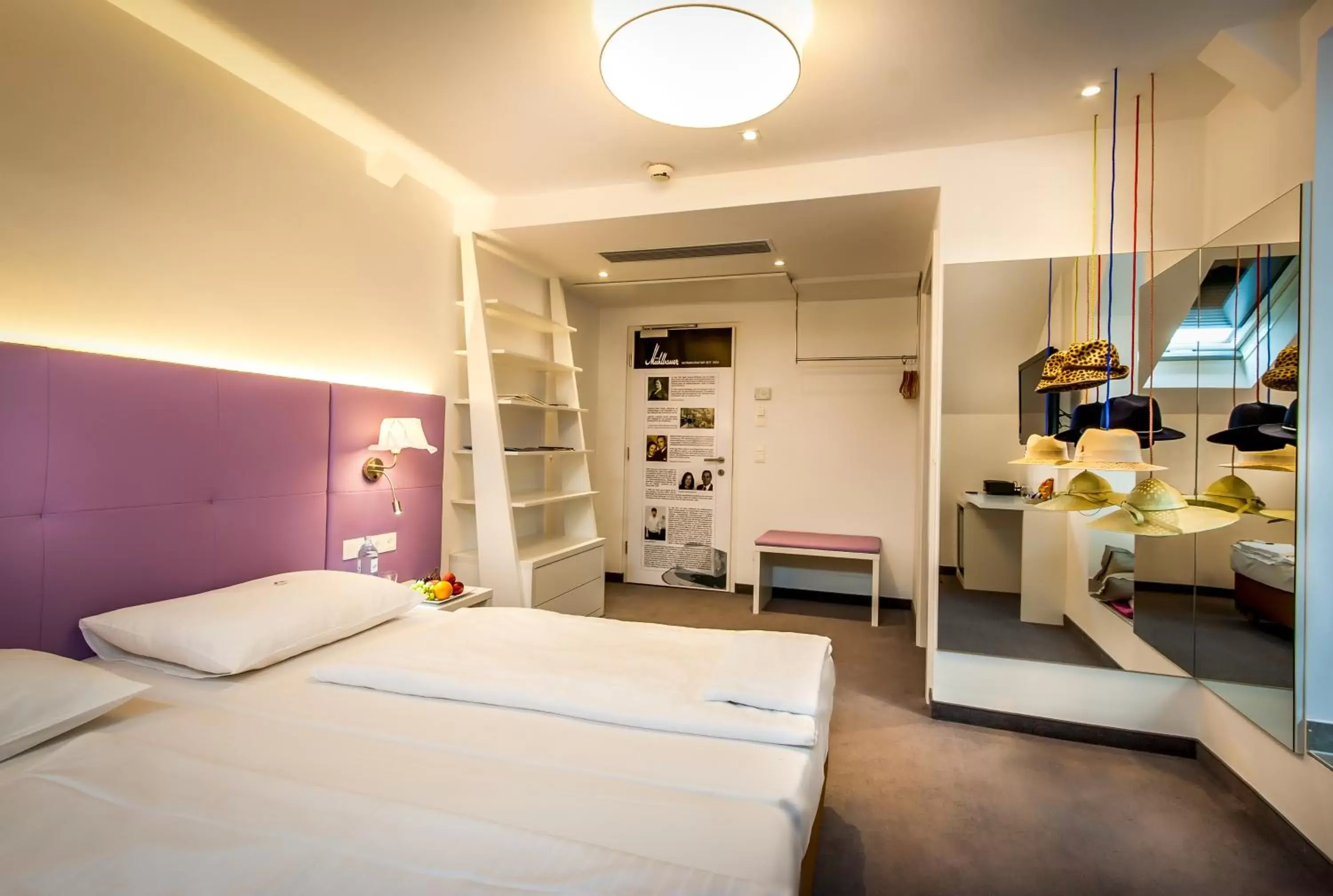 Photo of the whole room, Bed in Boutique Hotel Donauwalzer