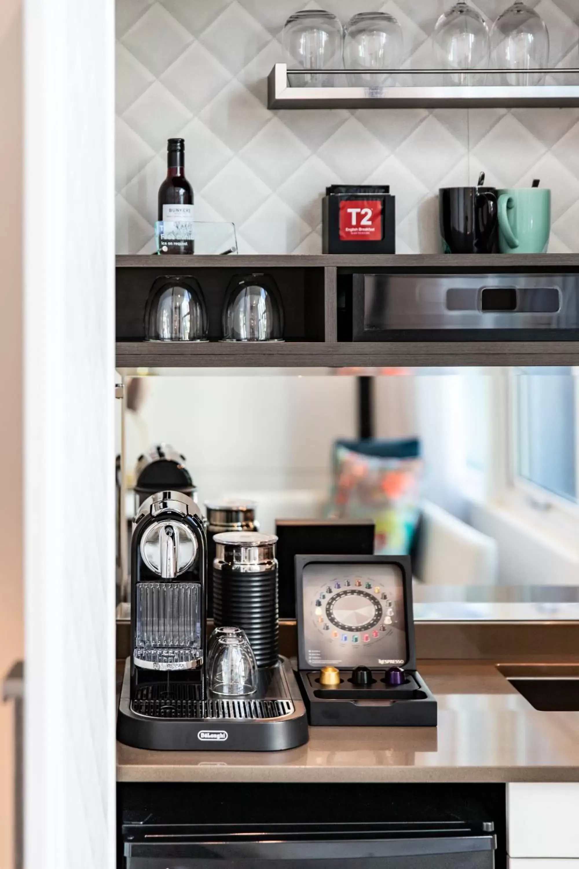 Coffee/tea facilities, Kitchen/Kitchenette in The Inchcolm by Ovolo