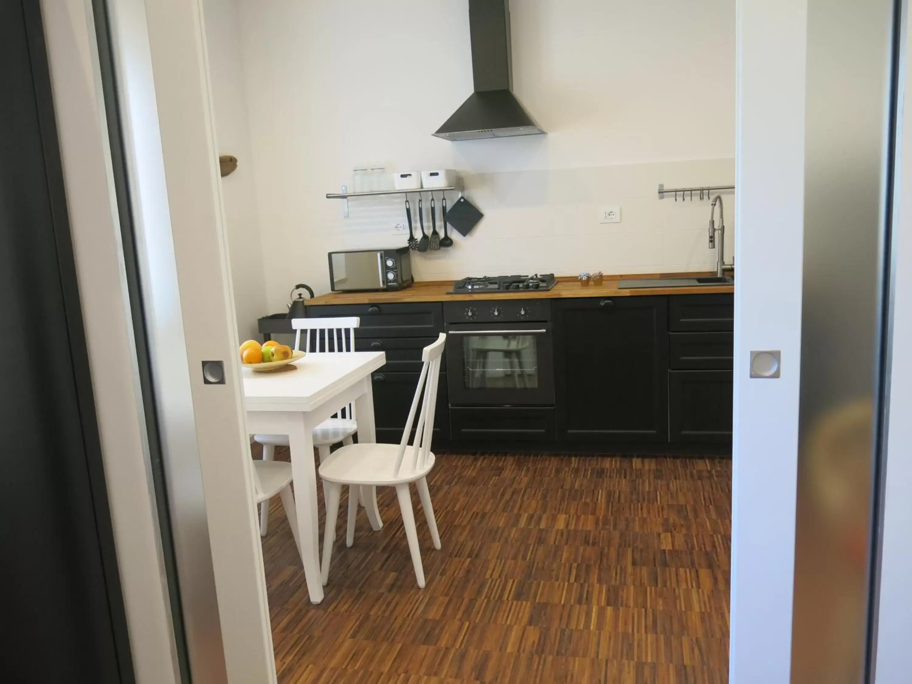 Dining area, Kitchen/Kitchenette in La Coroncina Lodging