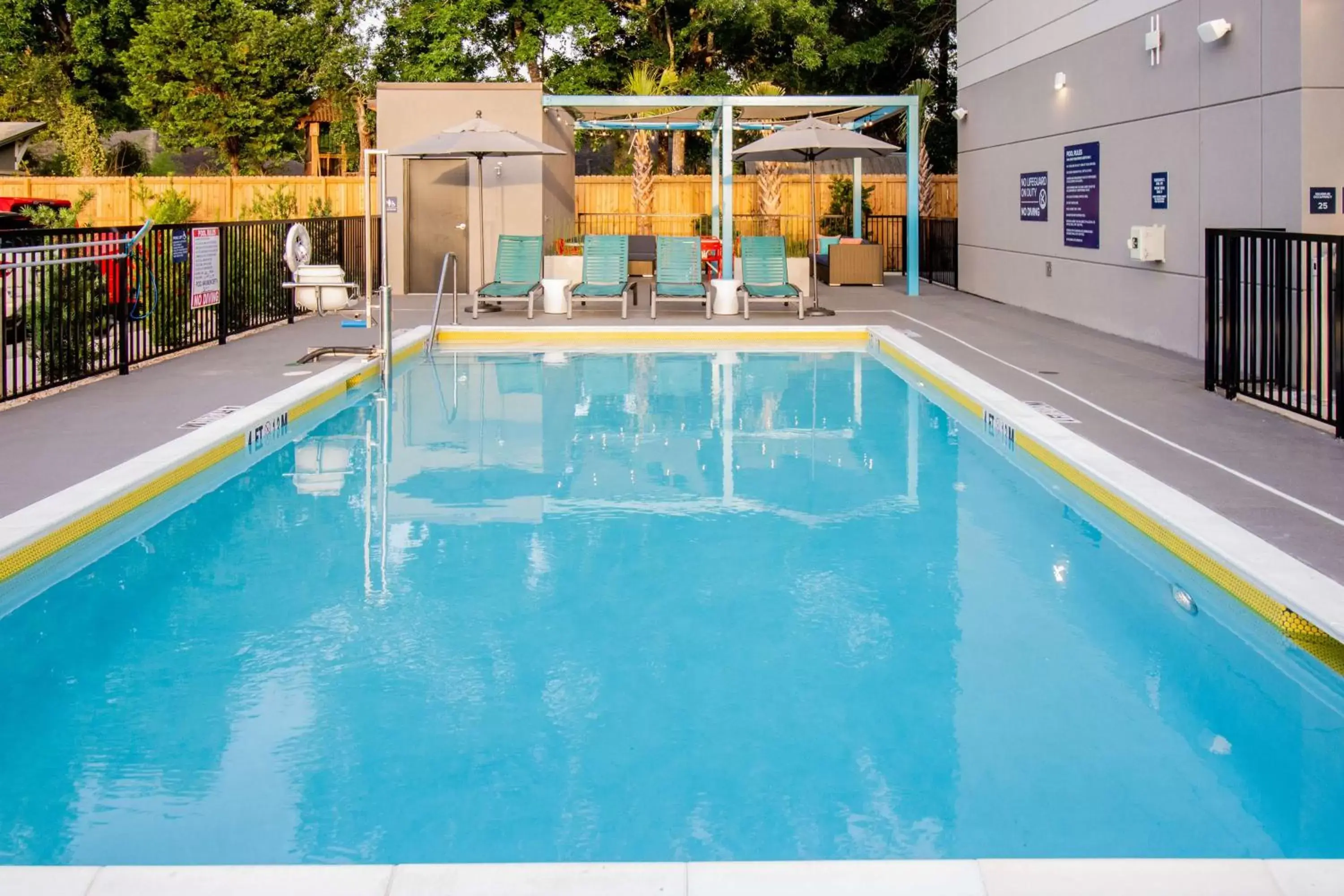 Pool view, Swimming Pool in Tru By Hilton Niceville, Fl