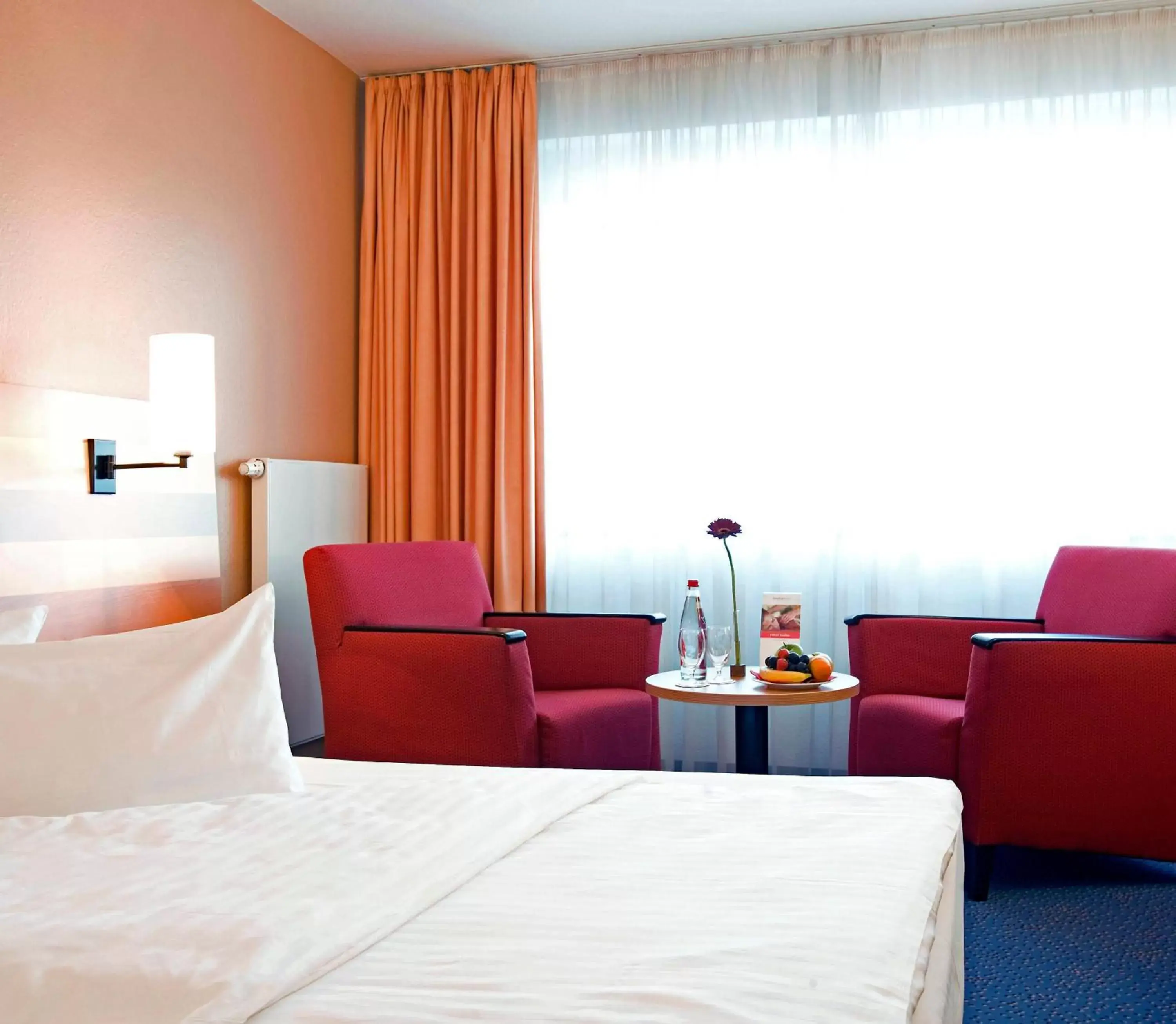 Bed in IntercityHotel Frankfurt Airport