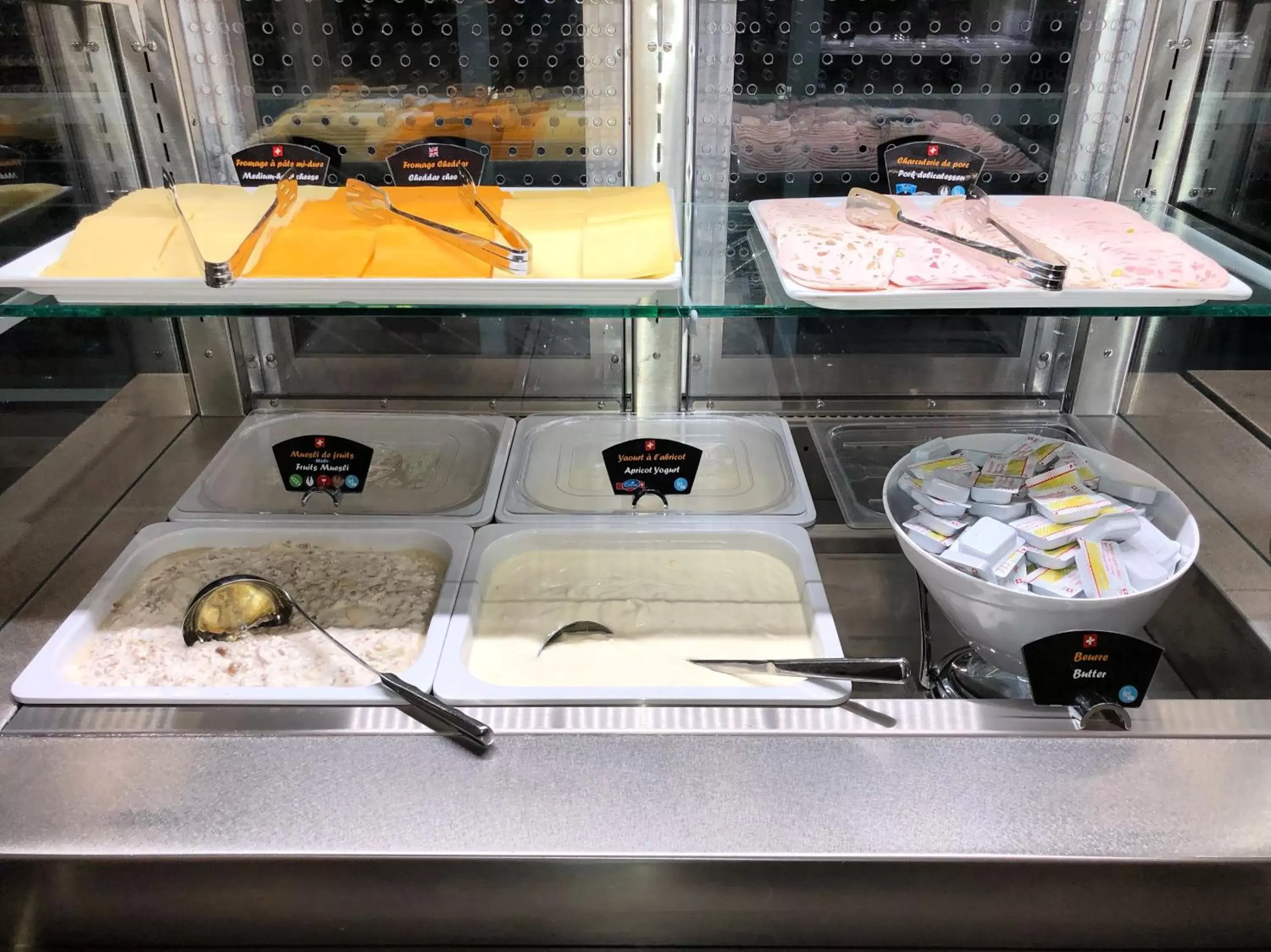 Breakfast in Geneva Hostel Breakfast in Geneva Hostel